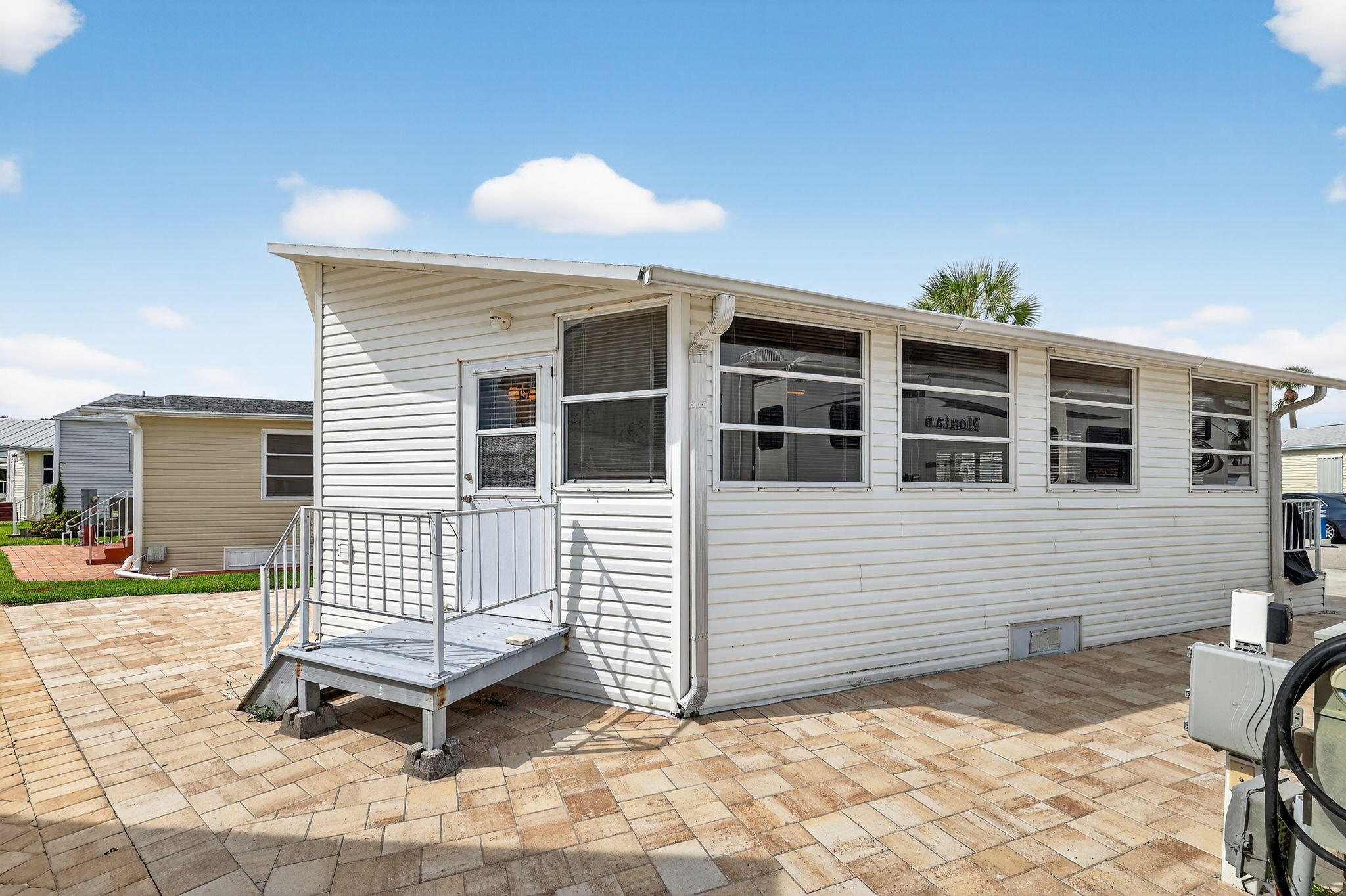 121 Nettles Boulevard