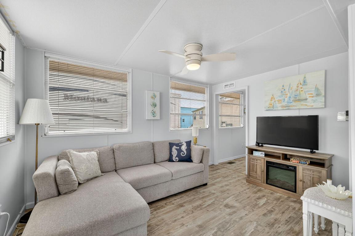 121 Nettles Boulevard