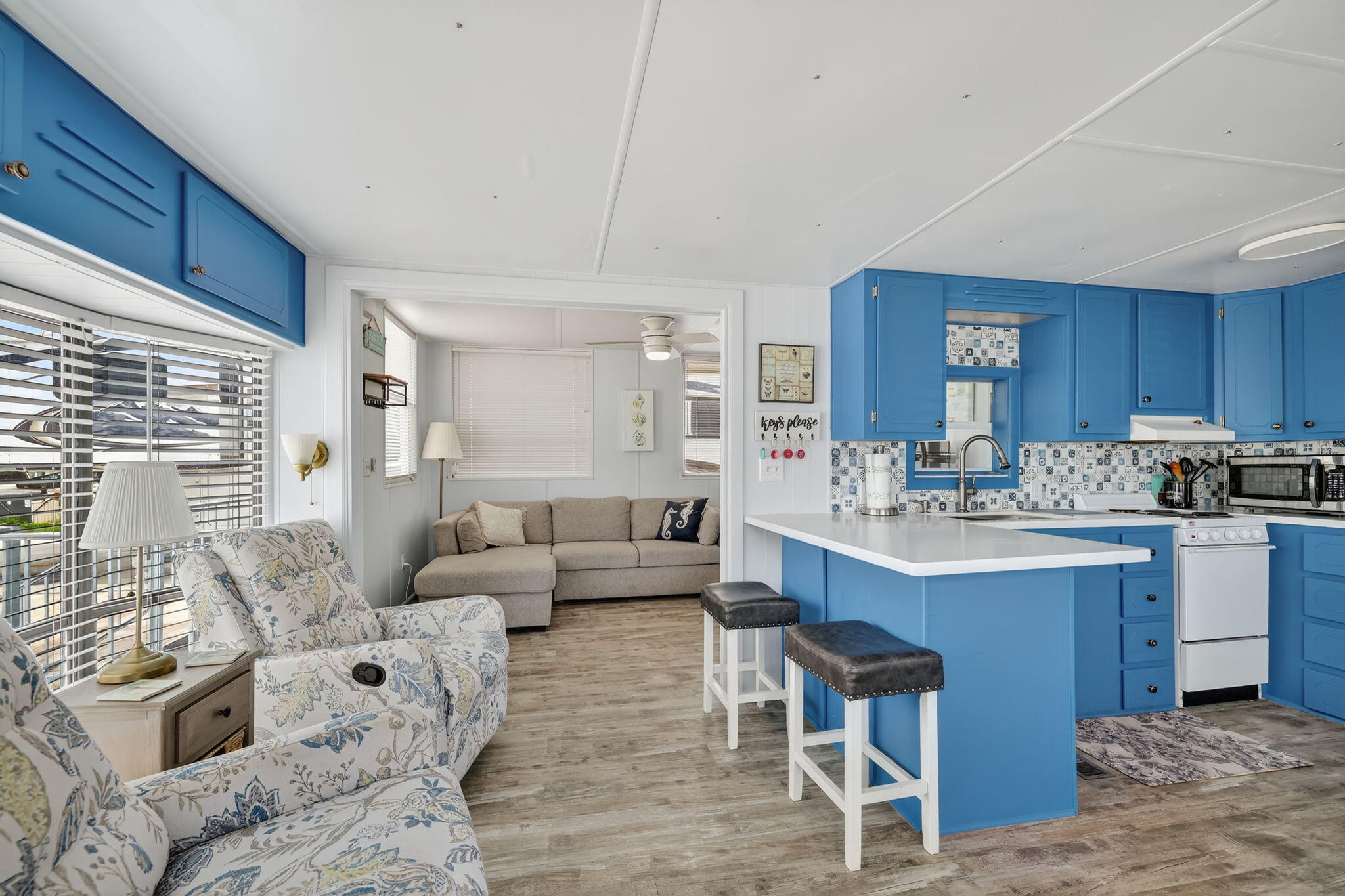 121 Nettles Boulevard