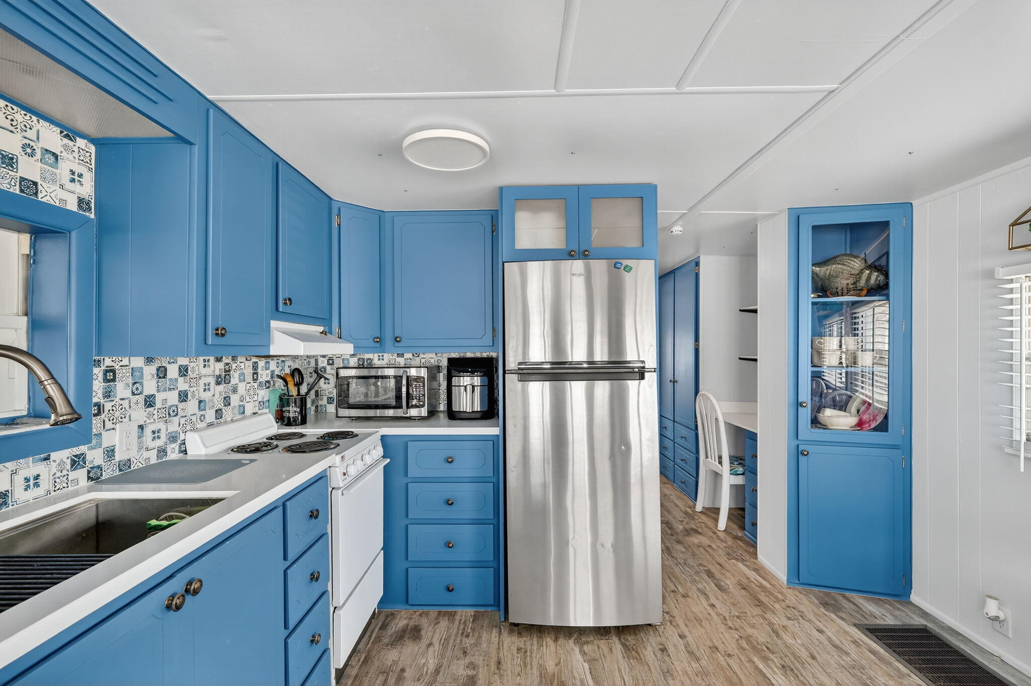 121 Nettles Boulevard