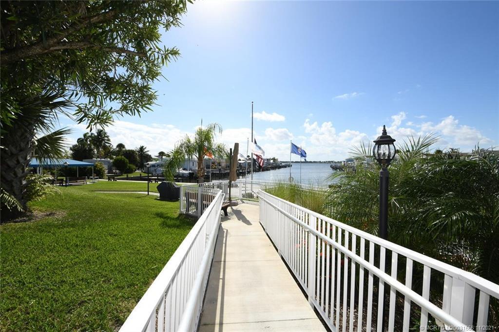 121 Nettles Boulevard