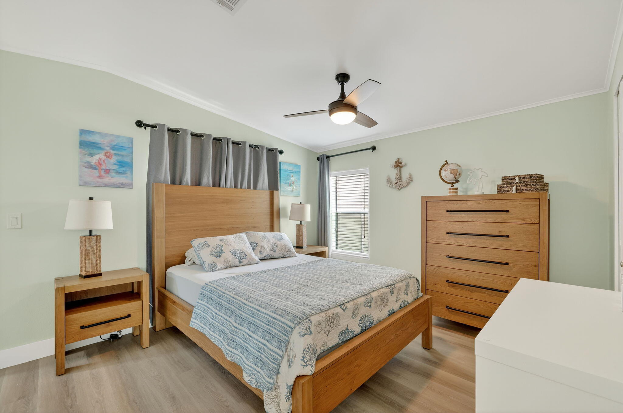 566 Nettles Boulevard