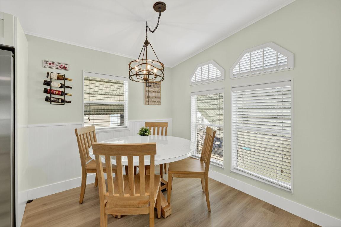 566 Nettles Boulevard