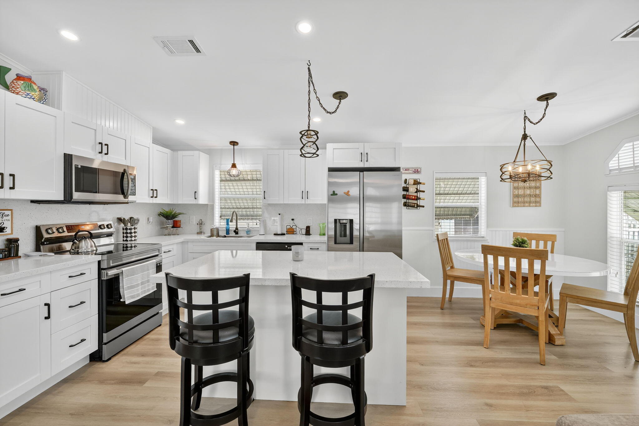 566 Nettles Boulevard