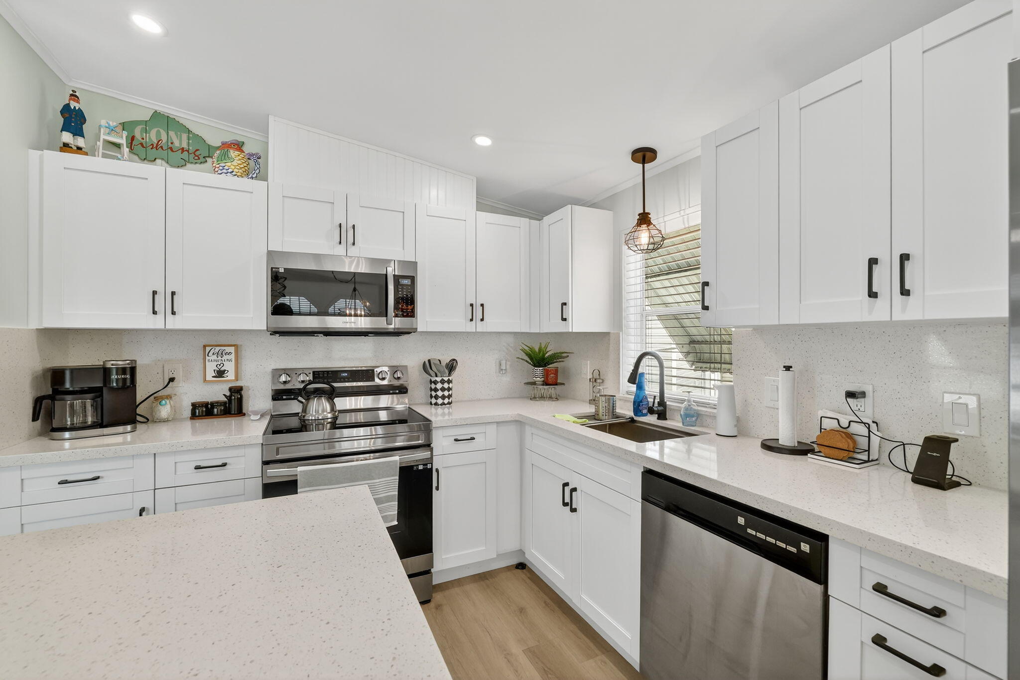 566 Nettles Boulevard