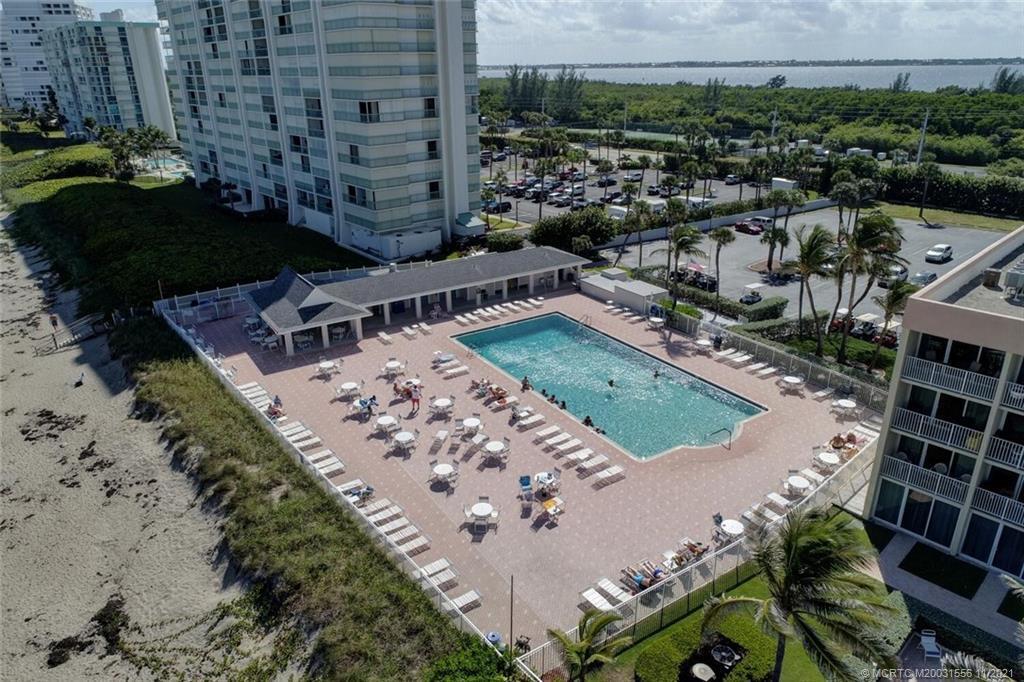 566 Nettles Boulevard