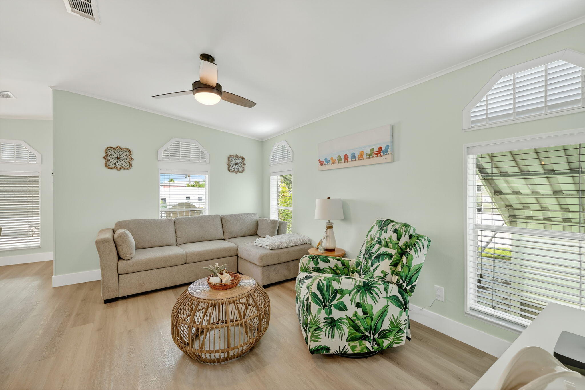 566 Nettles Boulevard