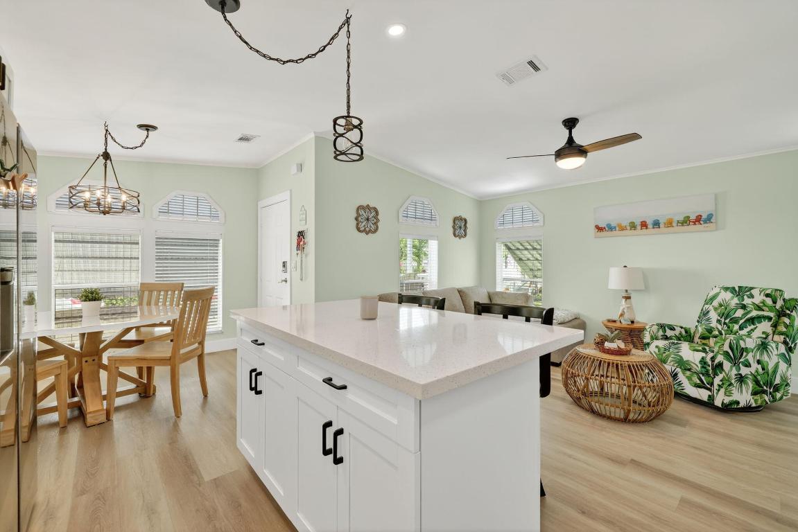 566 Nettles Boulevard