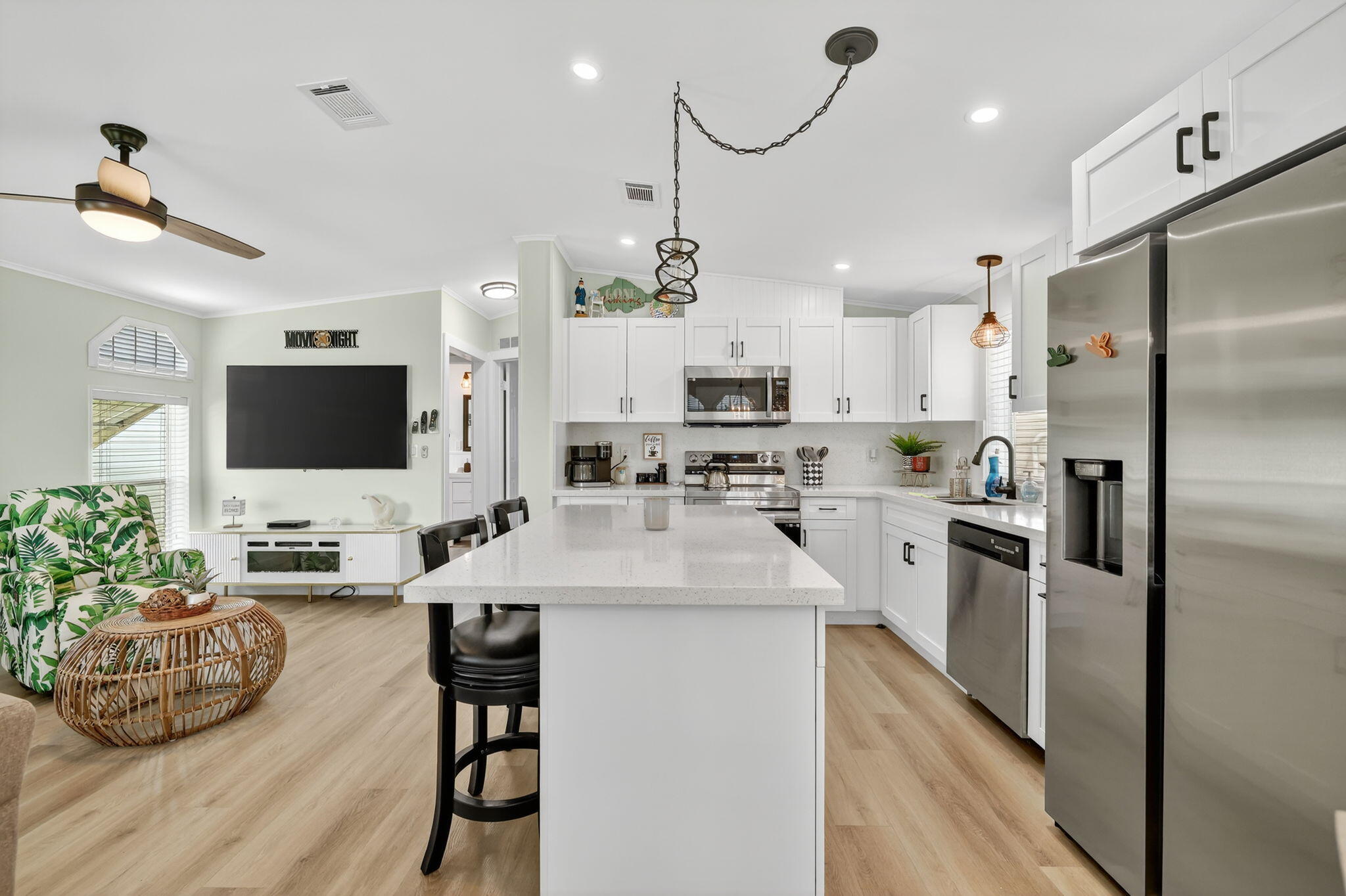 566 Nettles Boulevard