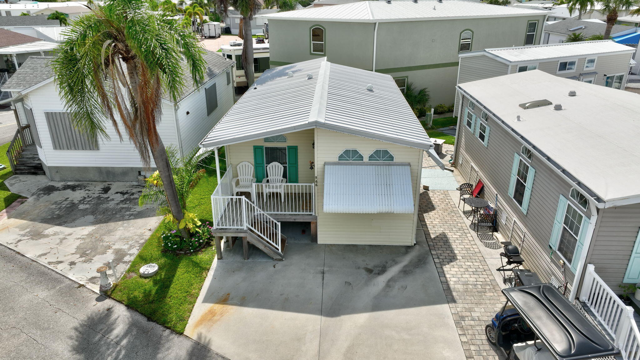 566 Nettles Boulevard