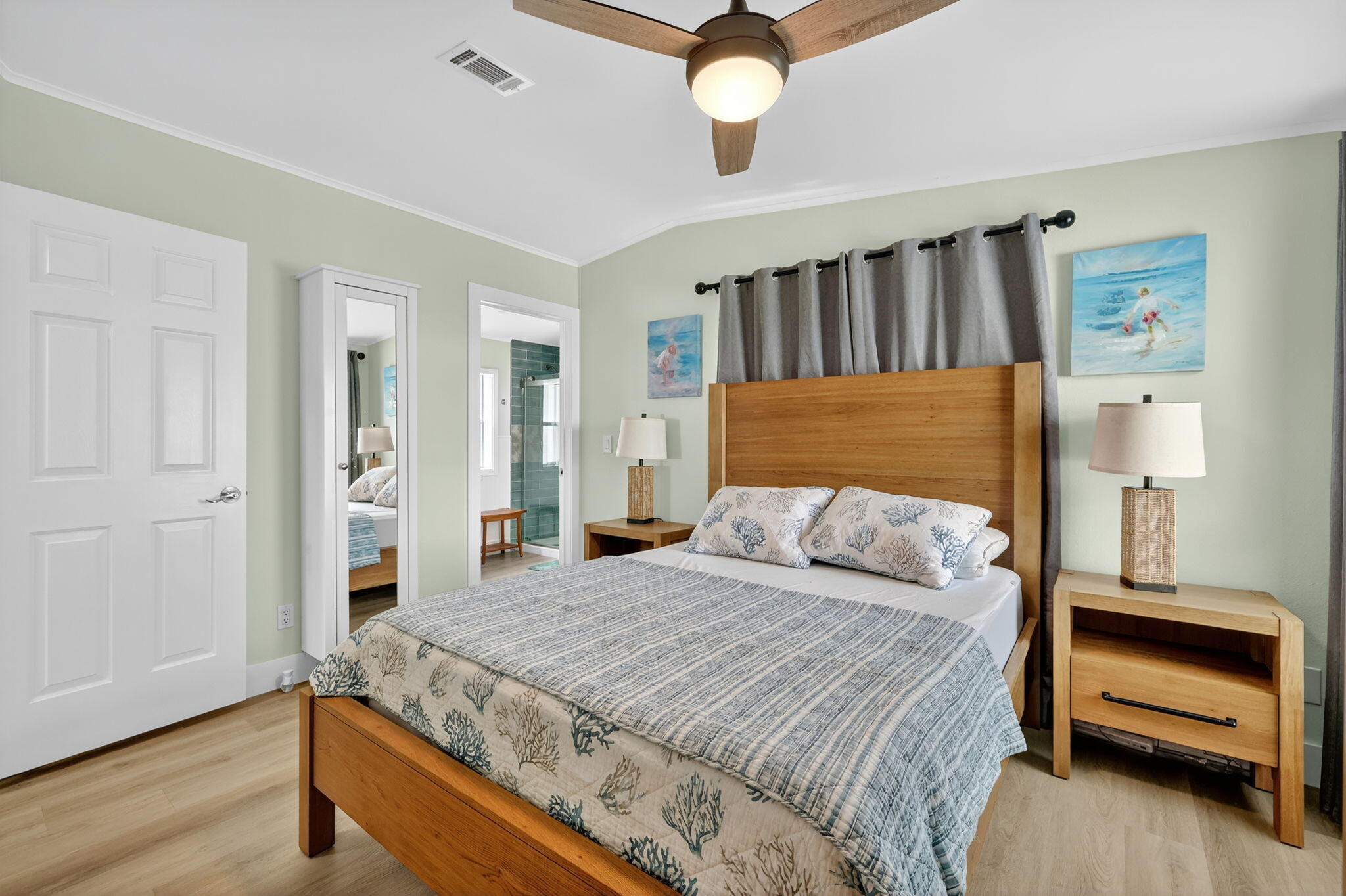 566 Nettles Boulevard