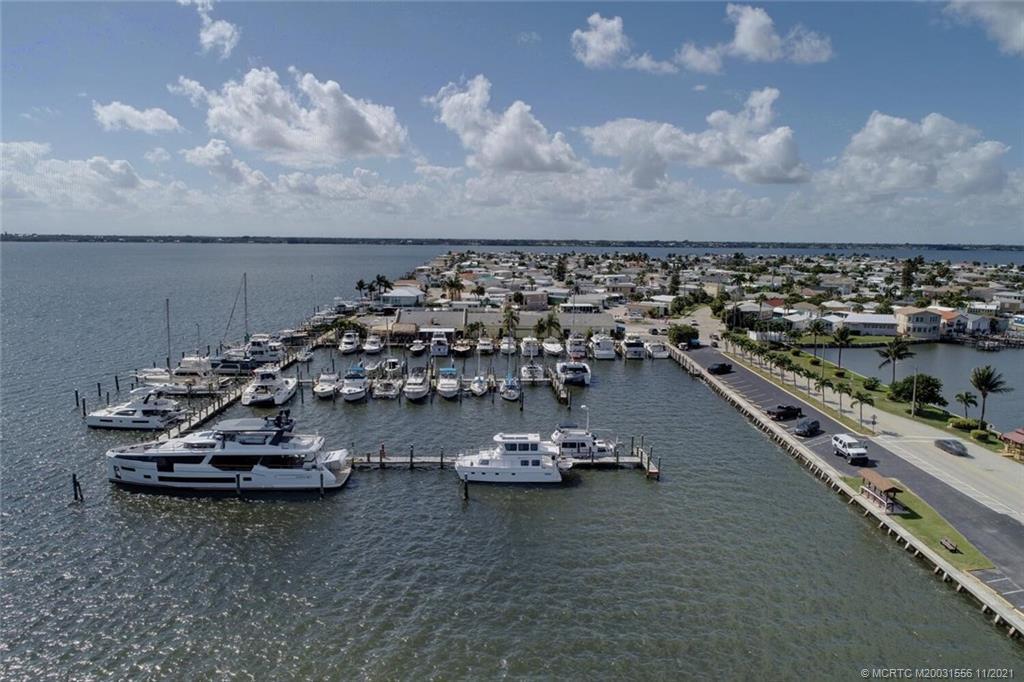 566 Nettles Boulevard