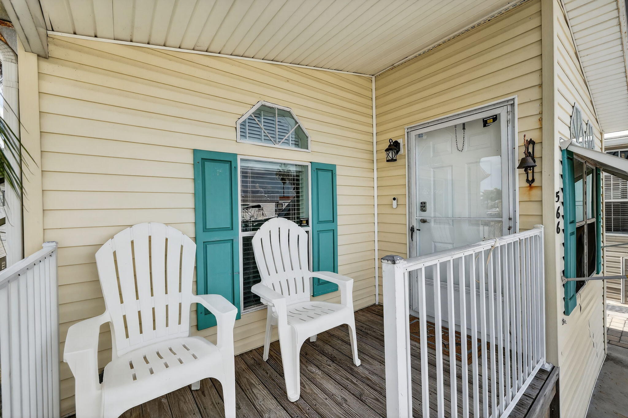 566 Nettles Boulevard