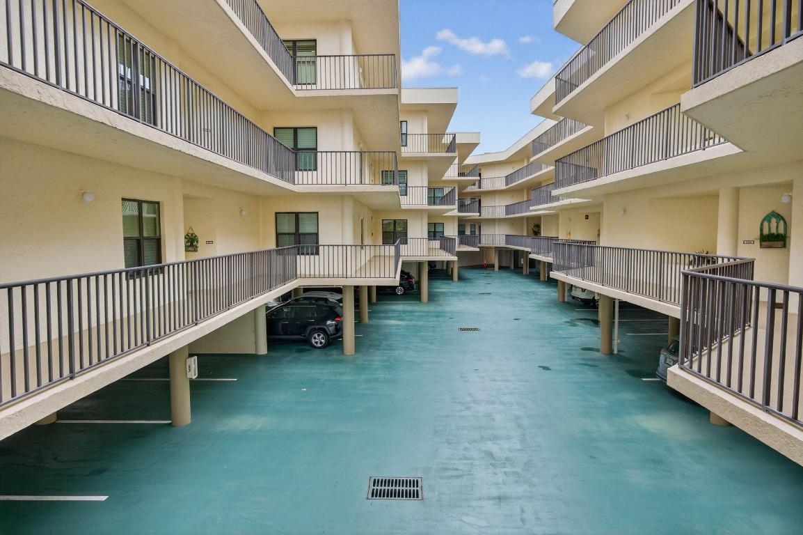 221 NE Plantation Road 213