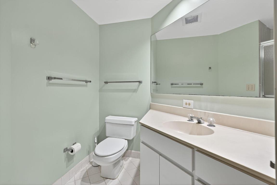 221 NE Plantation Road 213