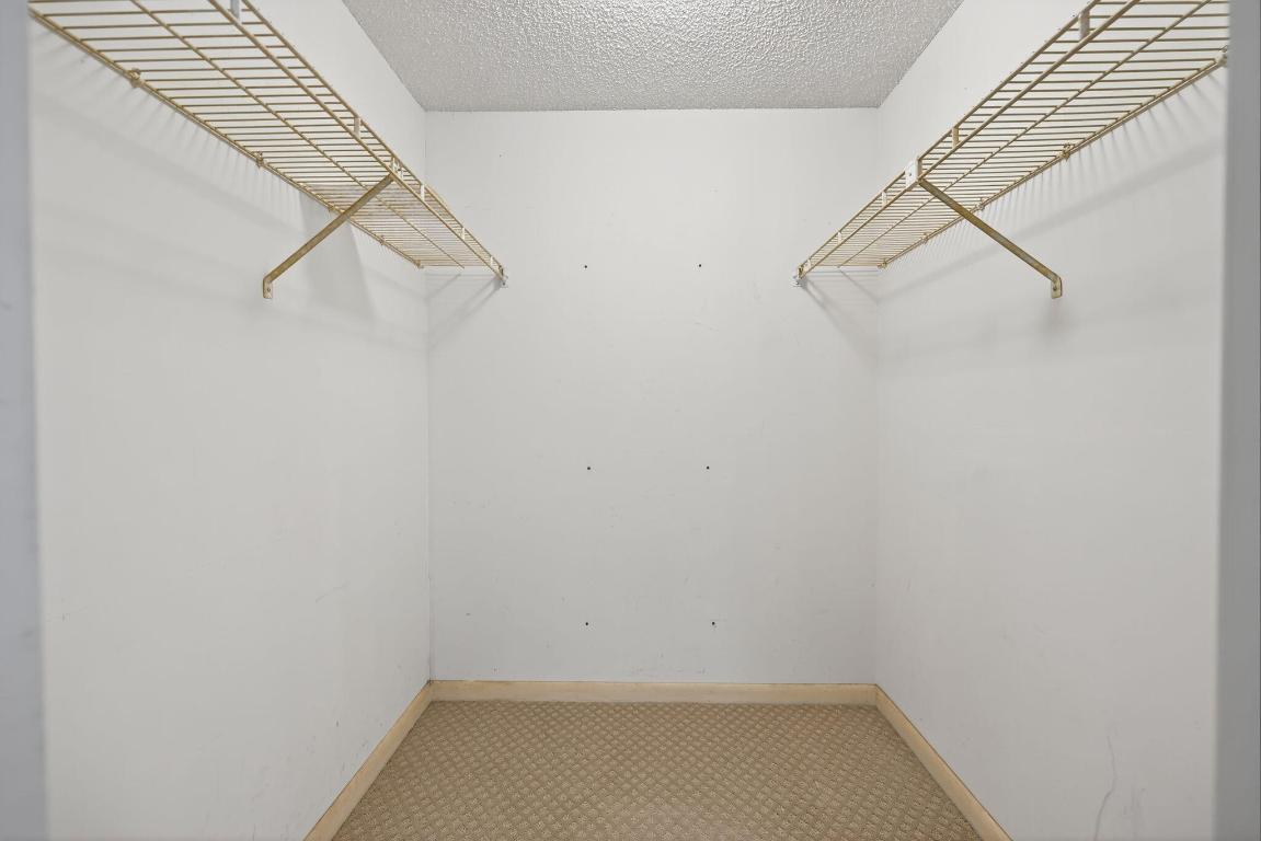 221 NE Plantation Road 213