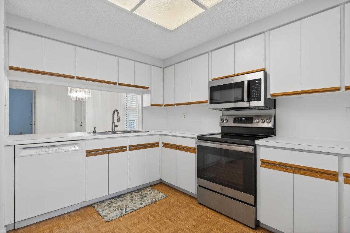 221 NE Plantation Road 213