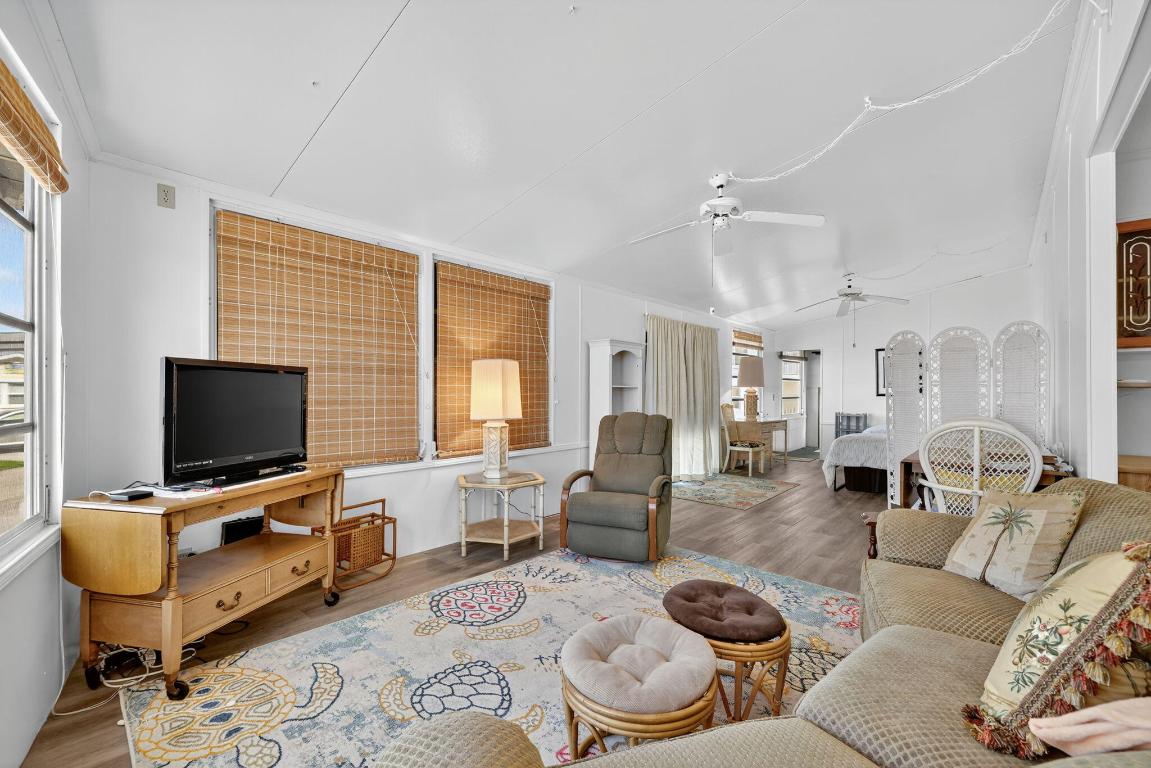 217 Nettles Boulevard