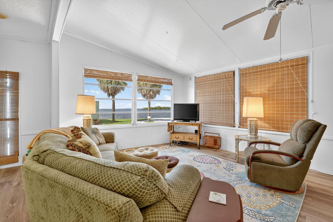 217 Nettles Boulevard