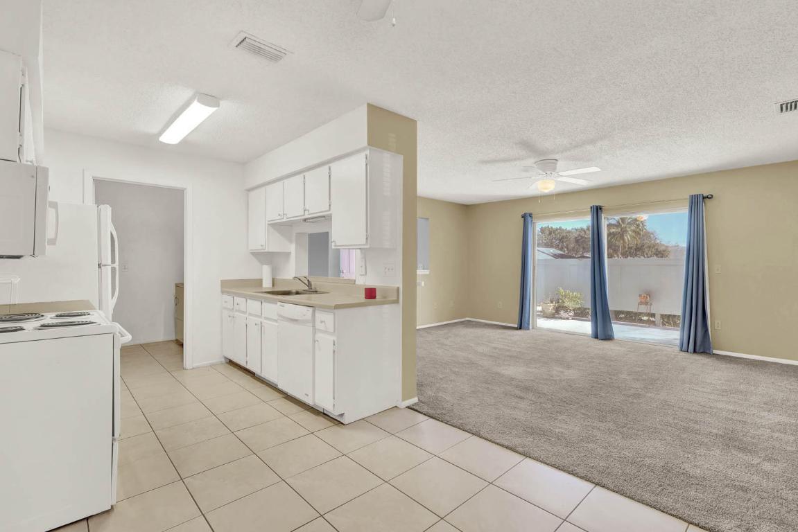 4104 NW Cinnamon Tree Circle