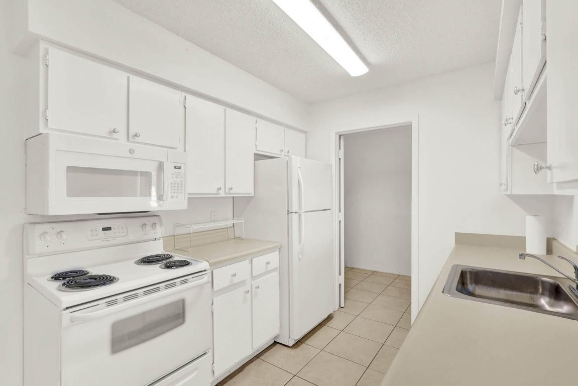 4104 NW Cinnamon Tree Circle