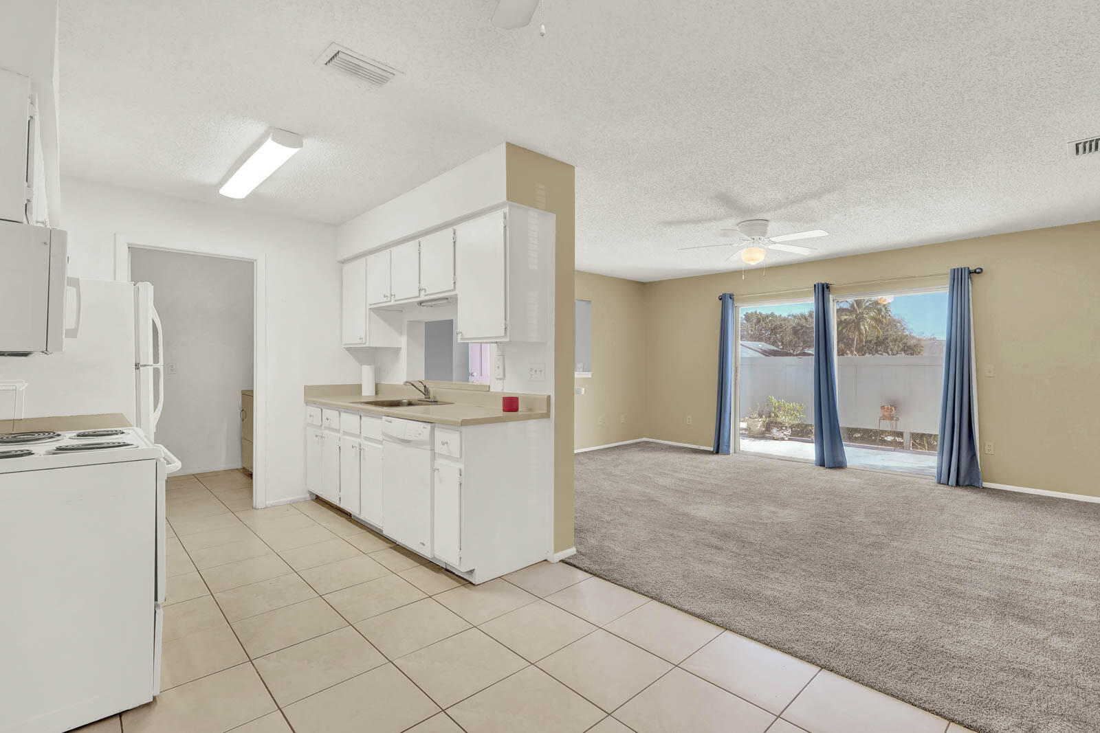 4104 NW Cinnamon Tree Circle