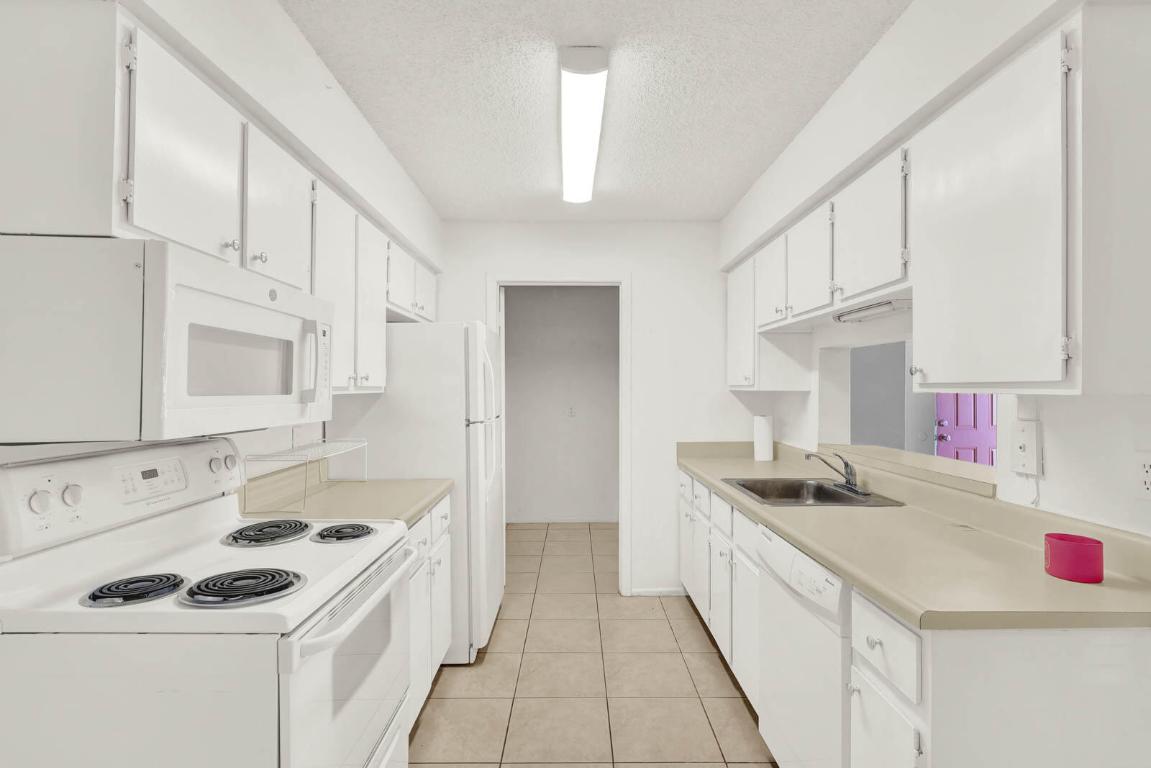 4104 NW Cinnamon Tree Circle