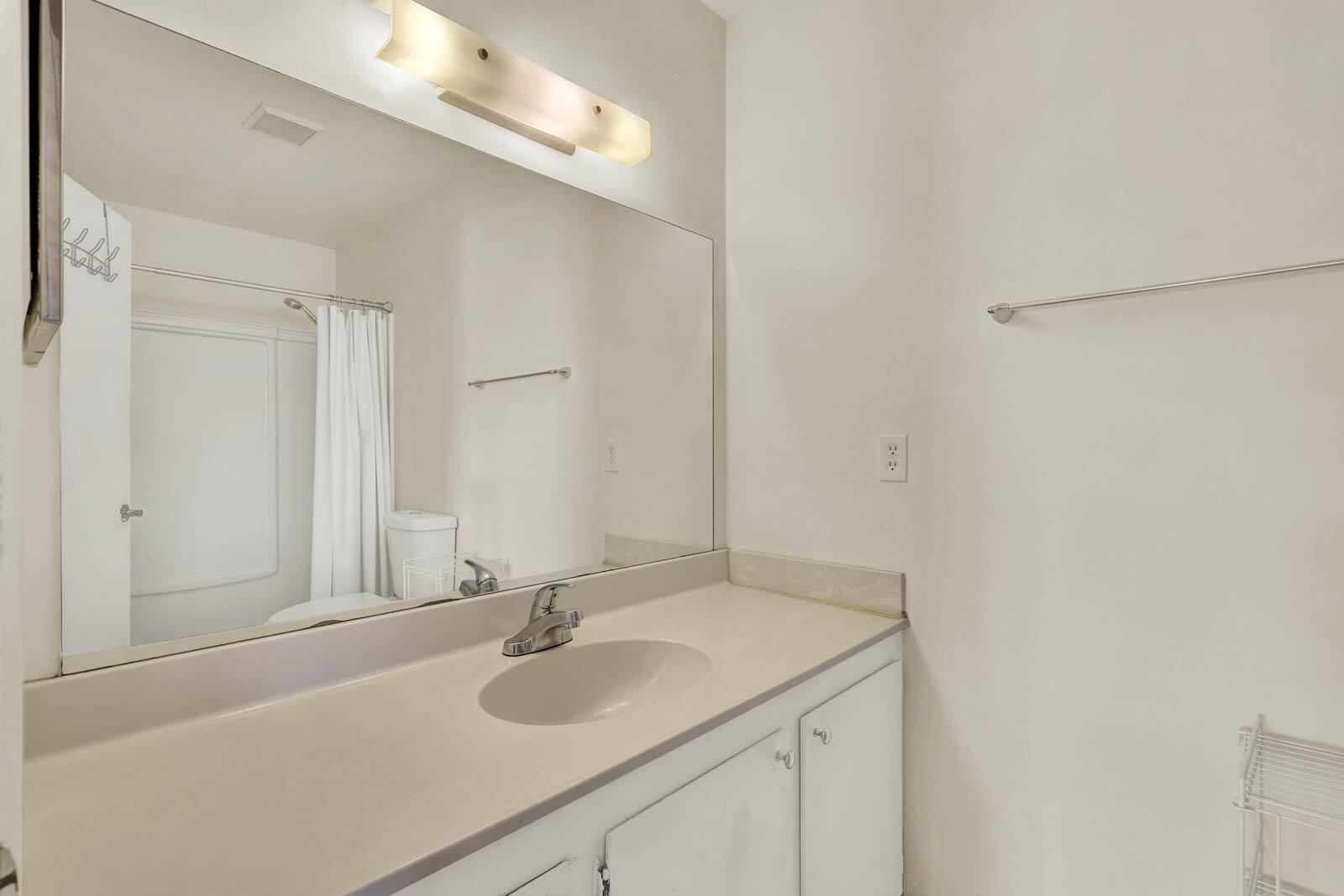 4104 NW Cinnamon Tree Circle