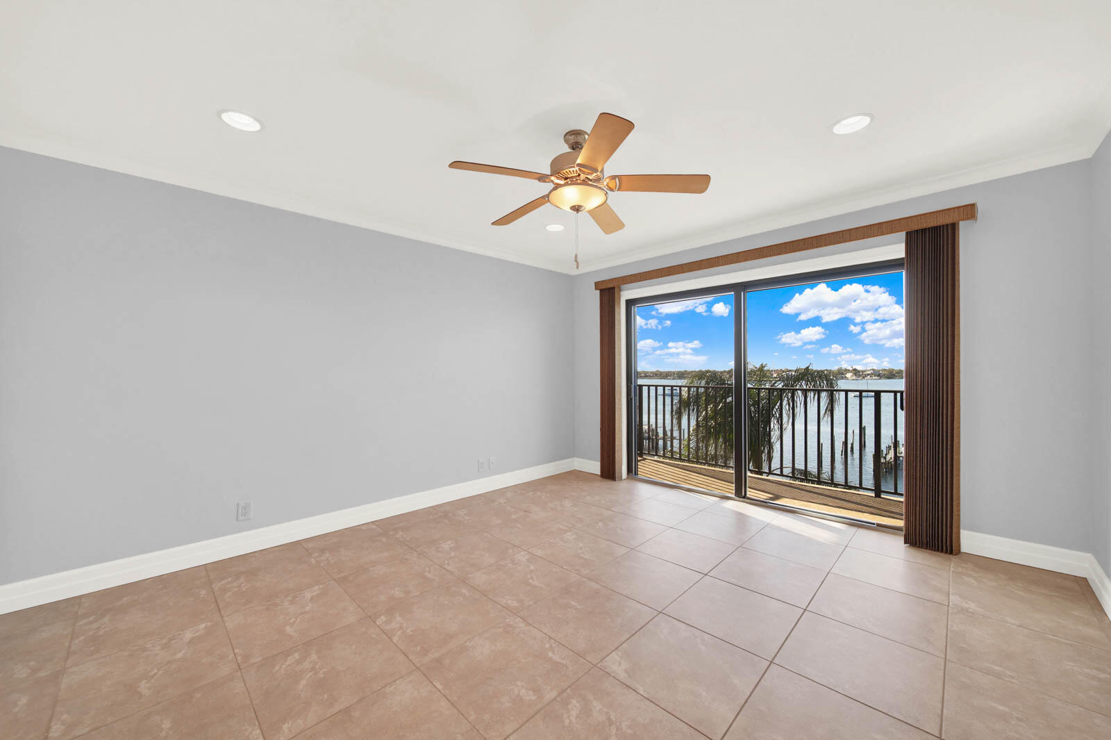 624 SW Saint Lucie Crescent 406