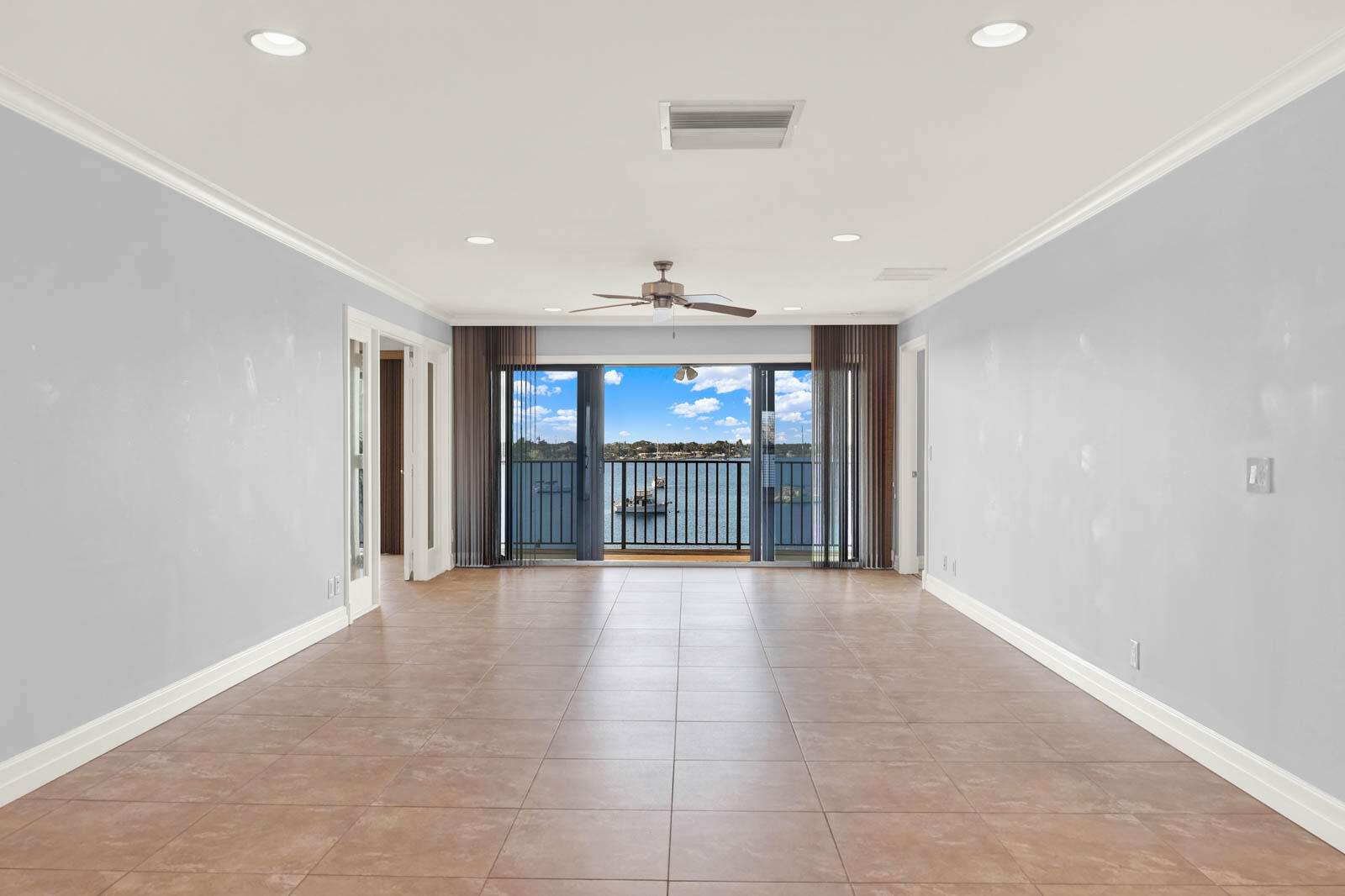 624 SW Saint Lucie Crescent 406