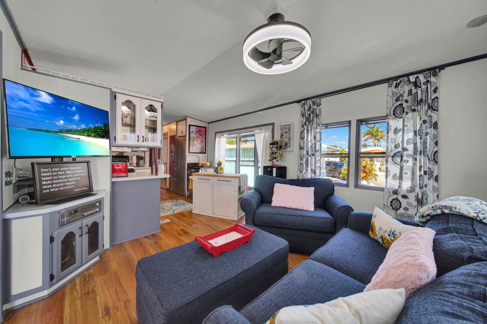 976 Nettles Boulevard