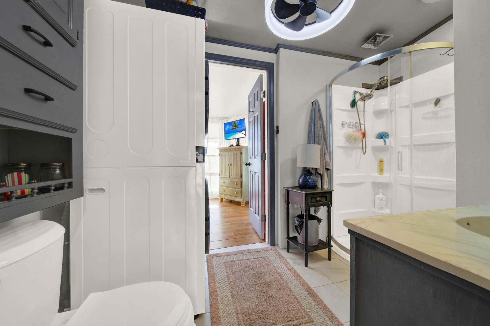 976 Nettles Boulevard