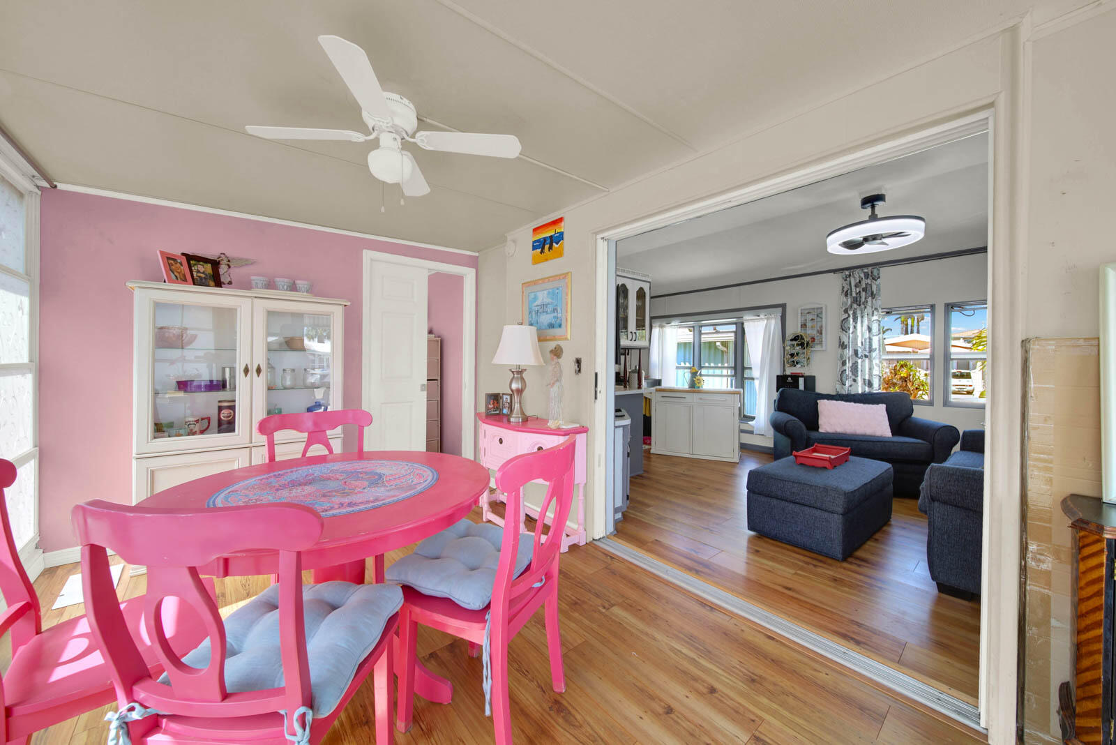 976 Nettles Boulevard