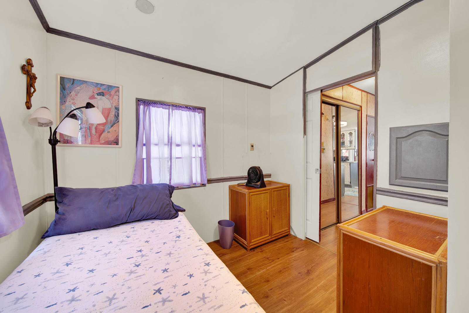 976 Nettles Boulevard