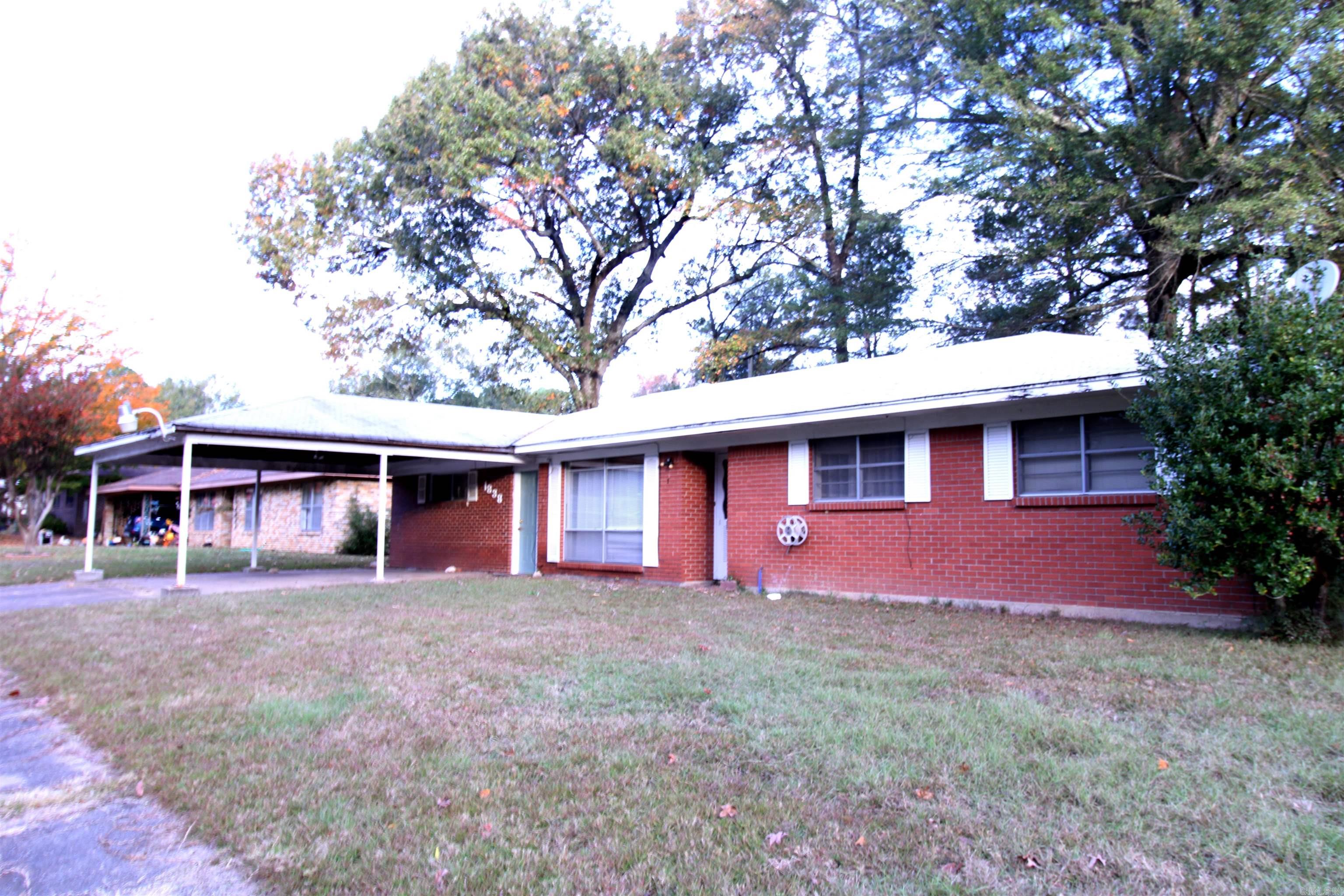 1838 Center Street