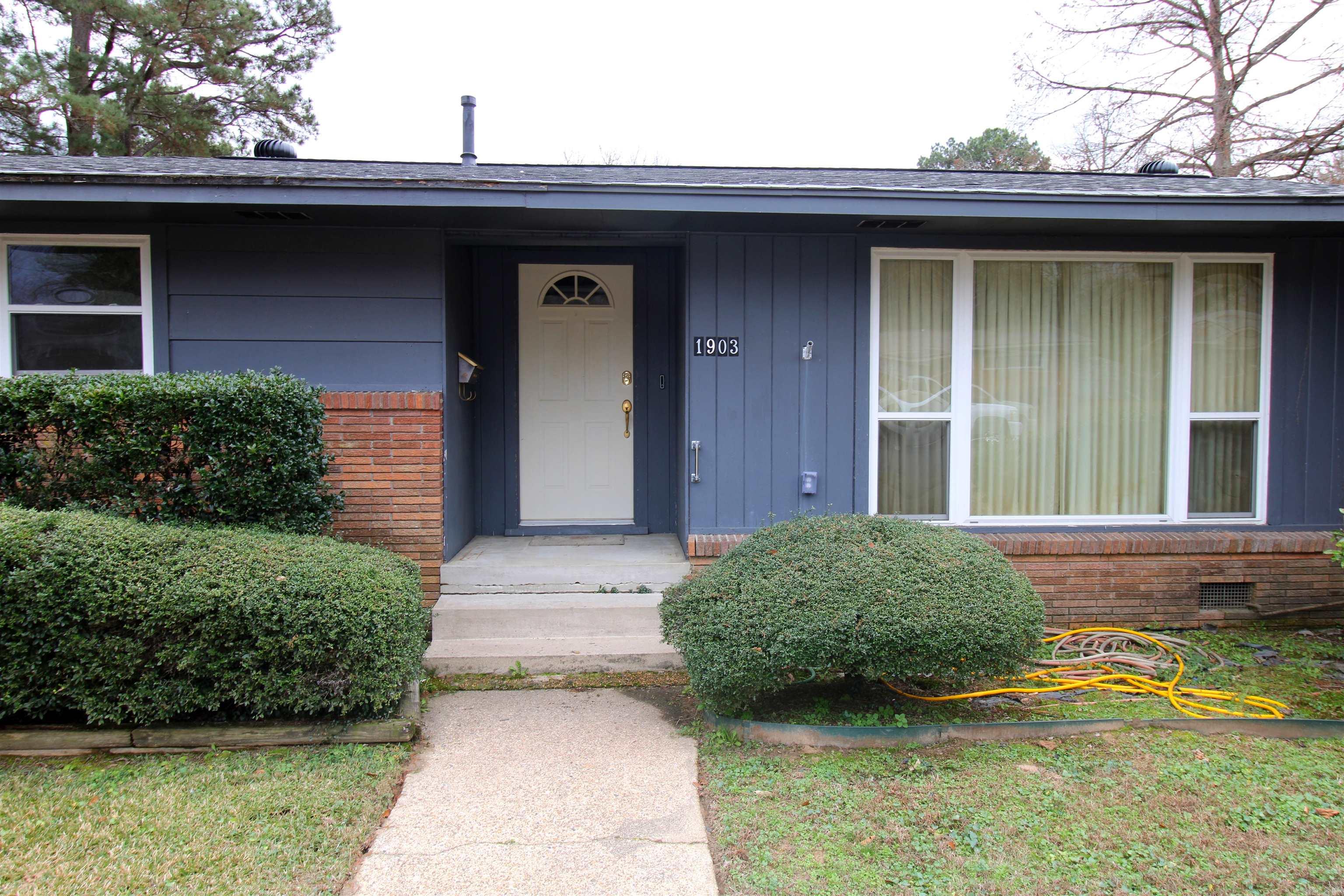 1903 Center Street