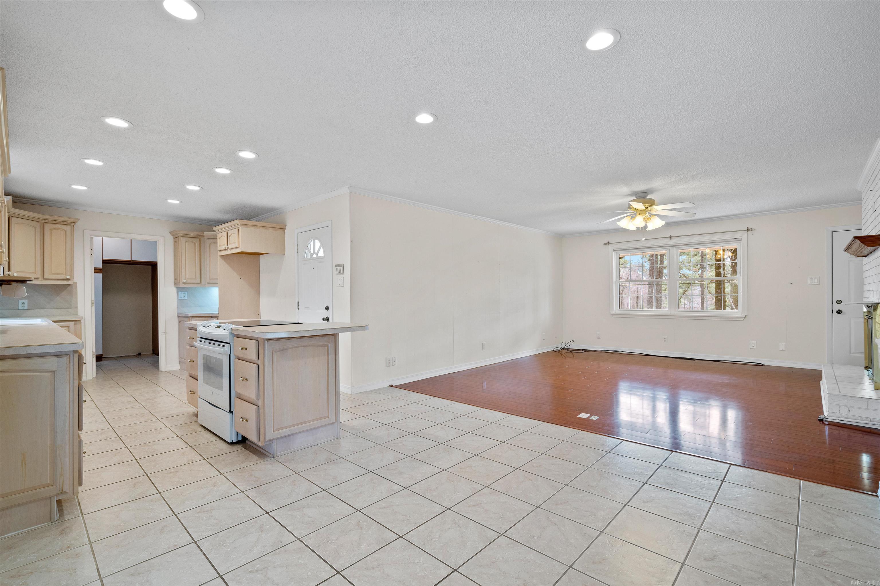 107 N Rogers Road