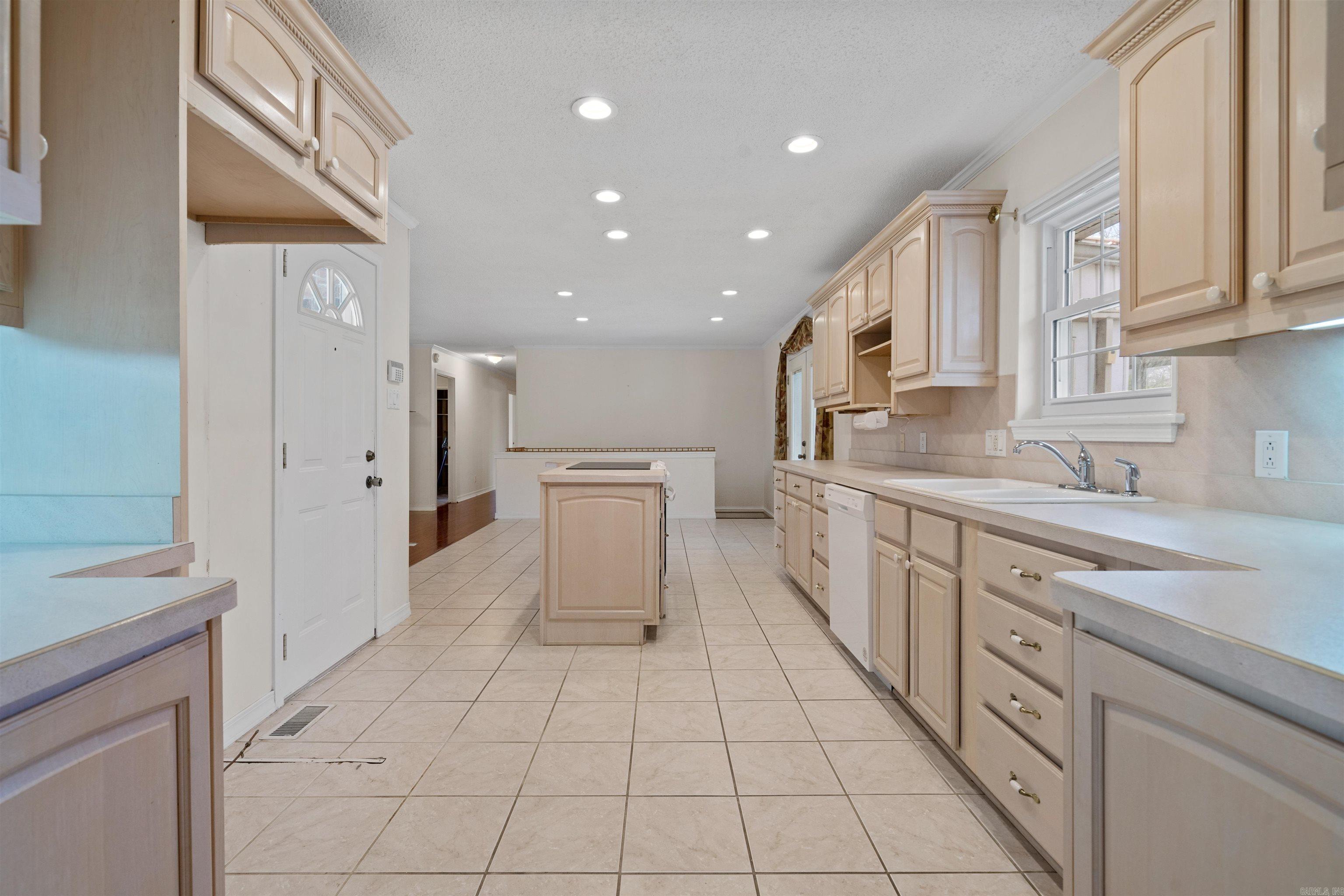 107 N Rogers Road