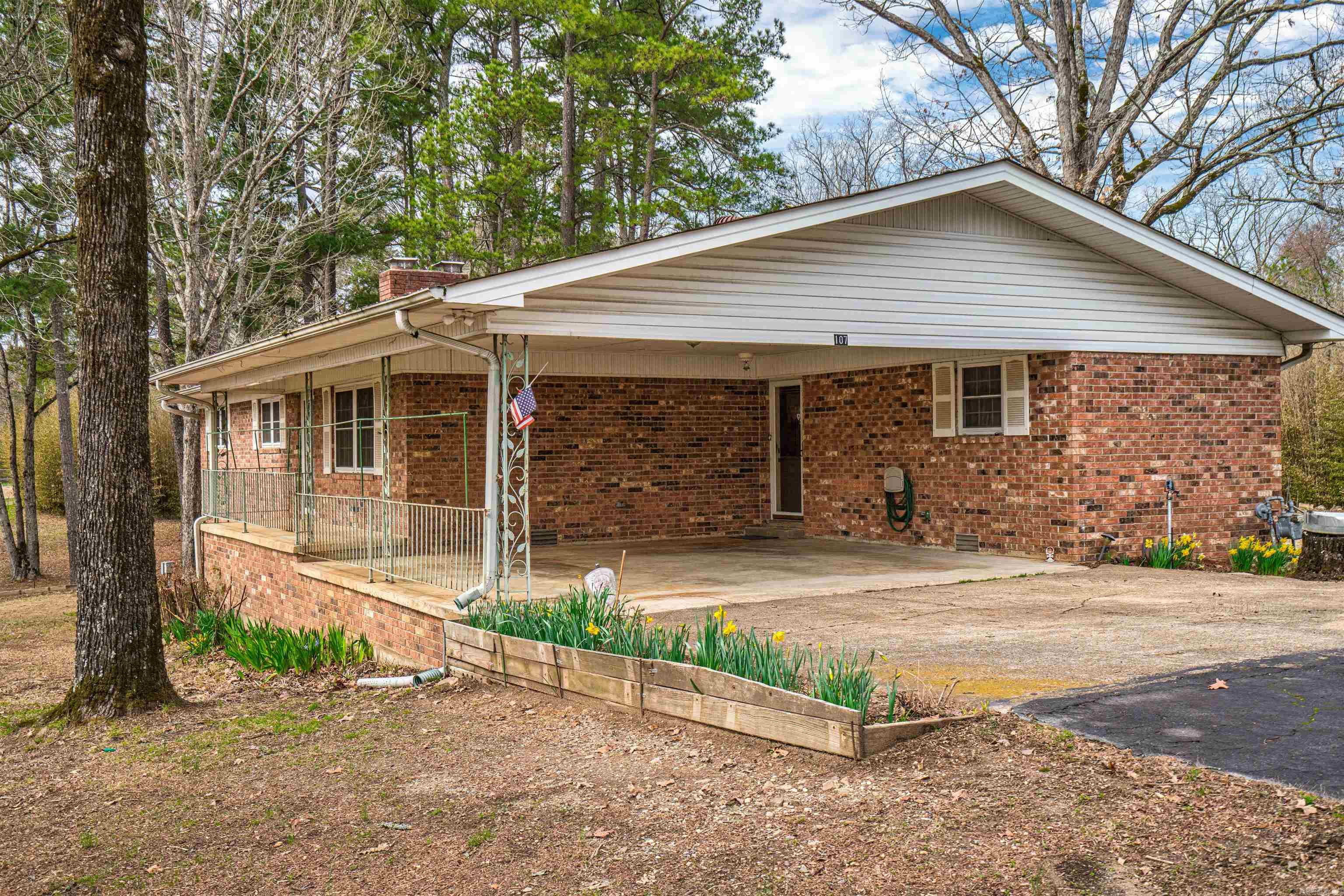 107 N Rogers Road