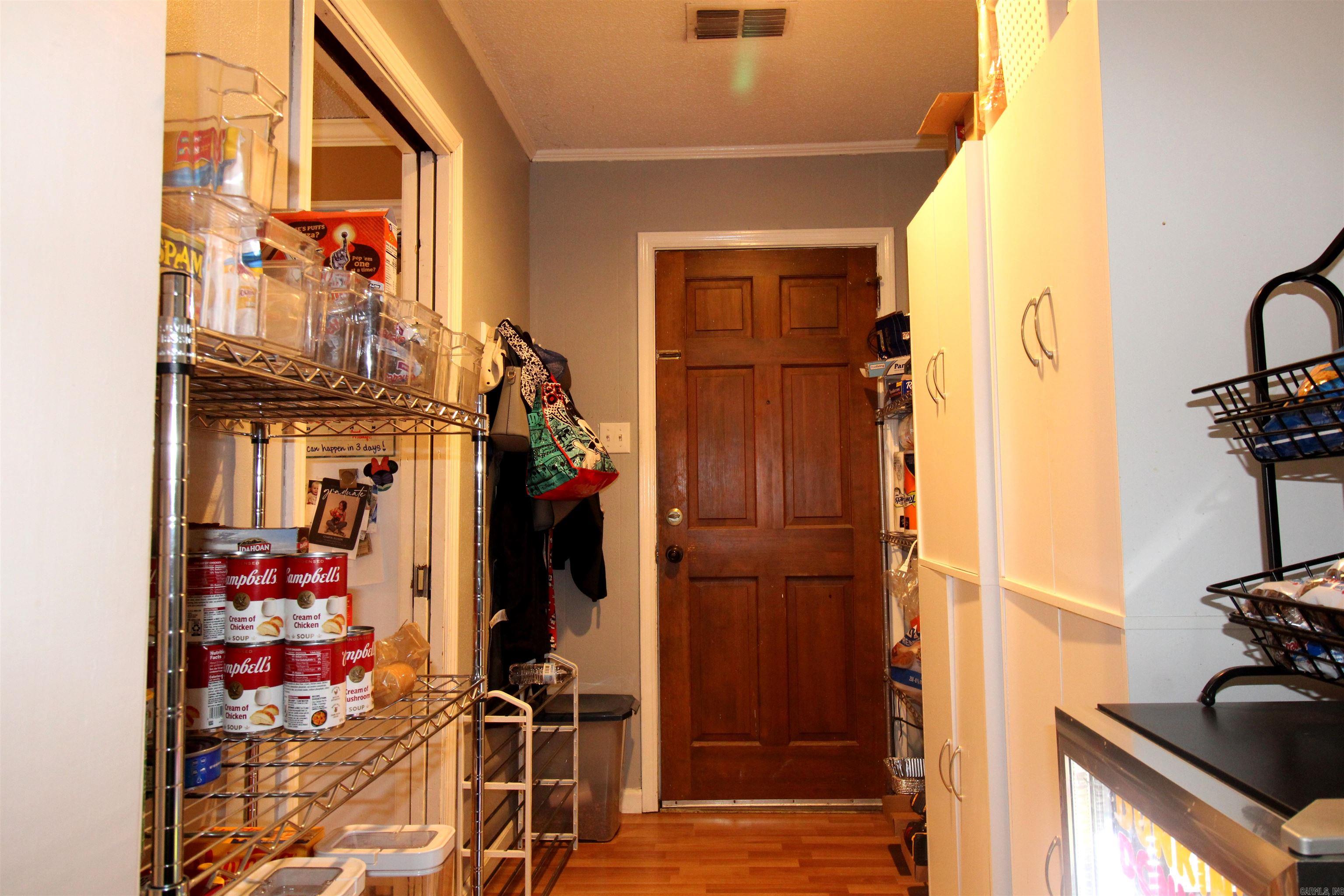 2710 Lynwood Drive