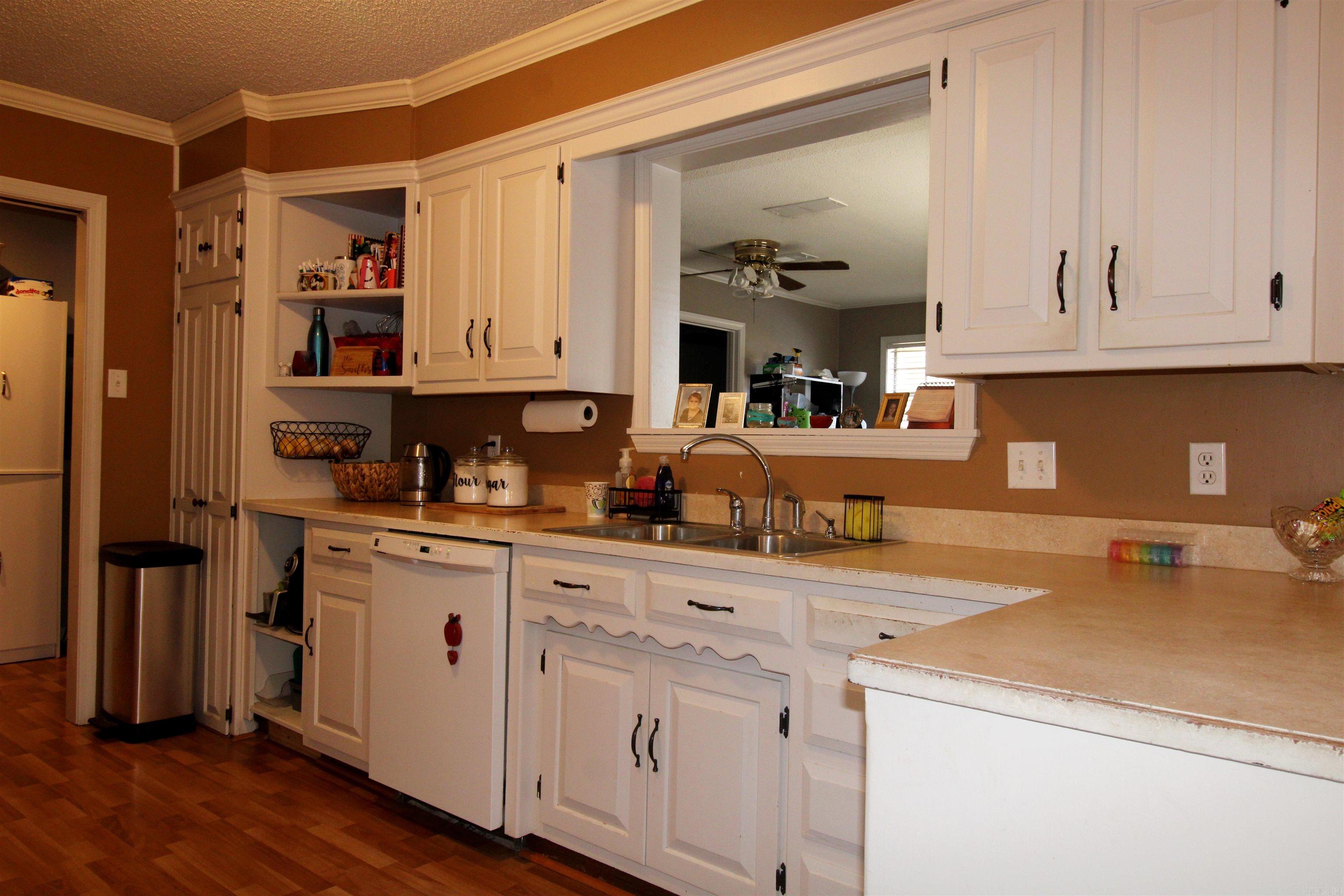 2710 Lynwood Drive