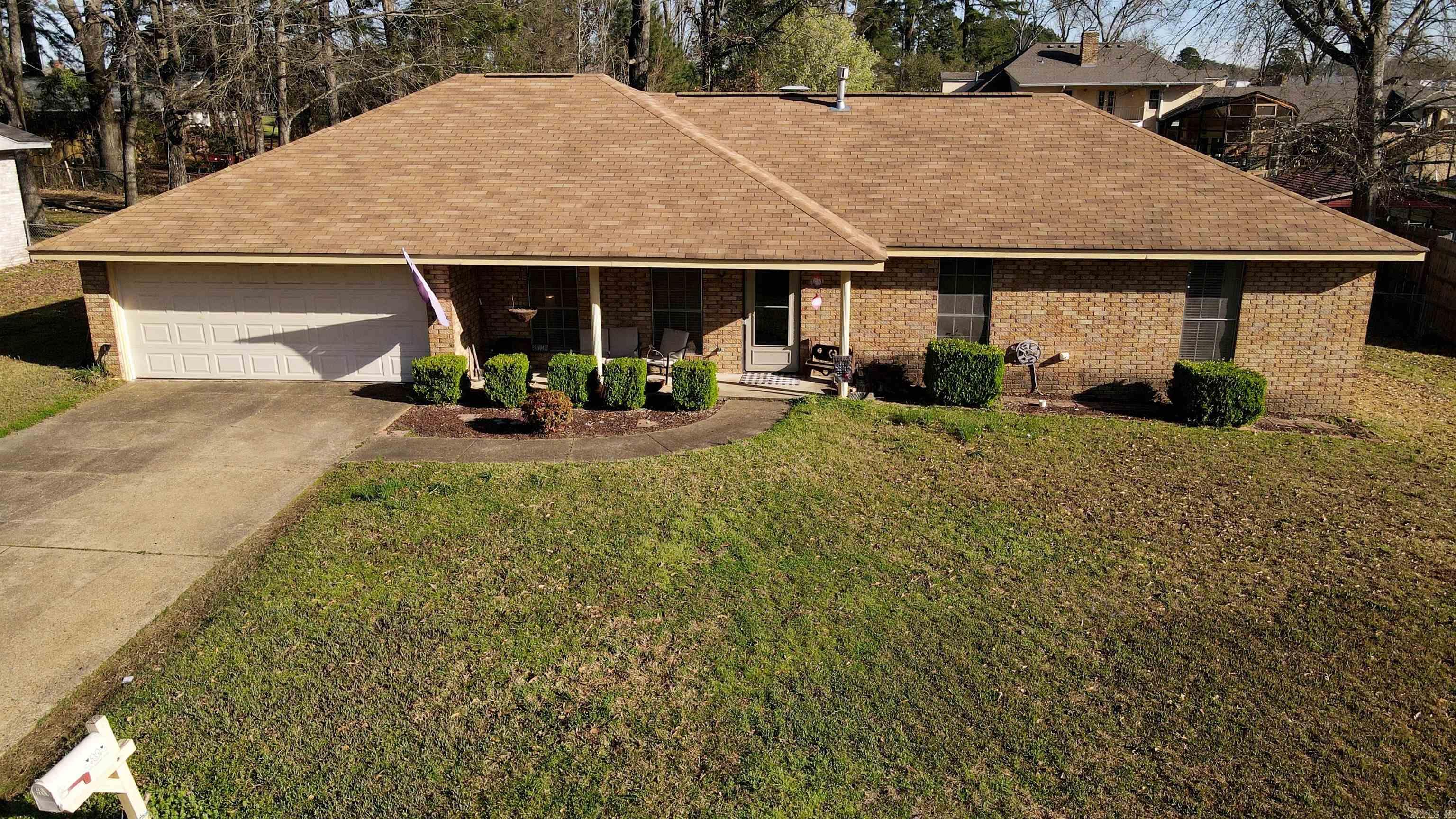 2710 Lynwood Drive