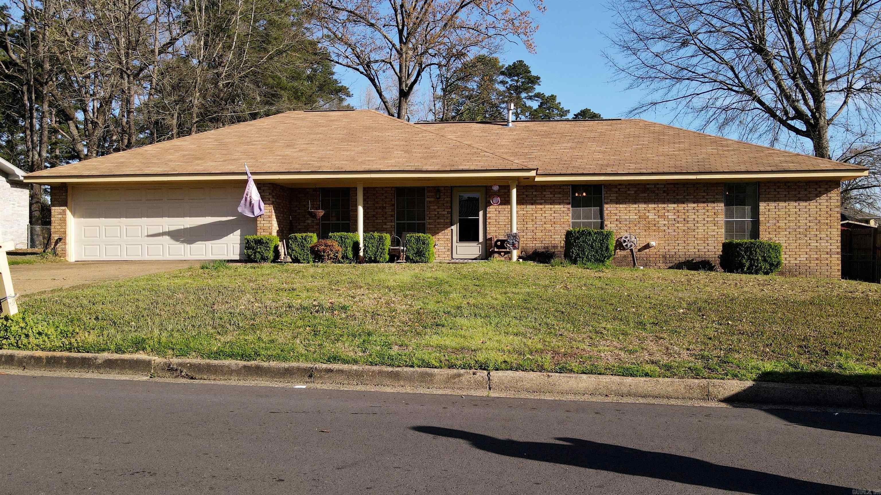 2710 Lynwood Drive