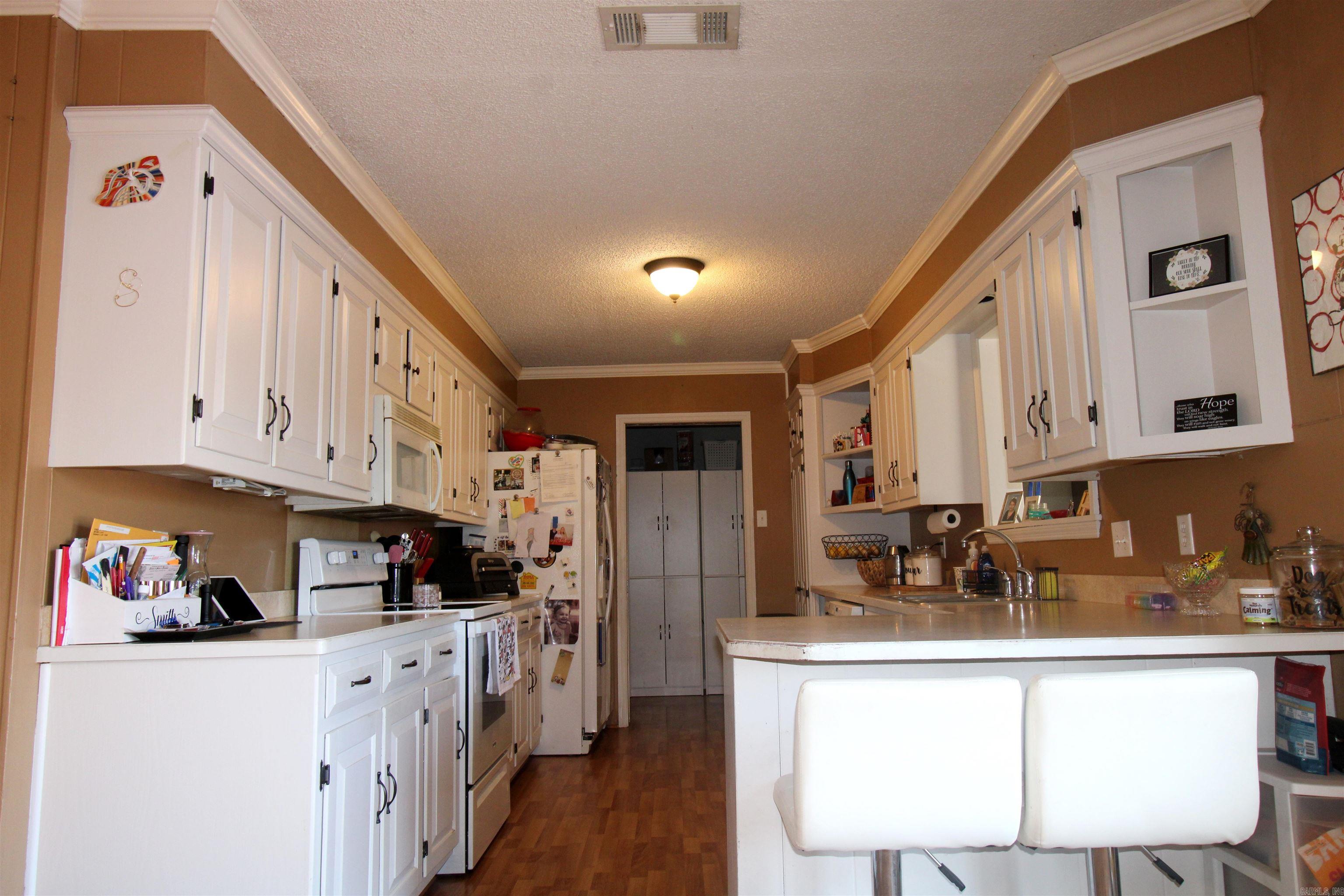 2710 Lynwood Drive