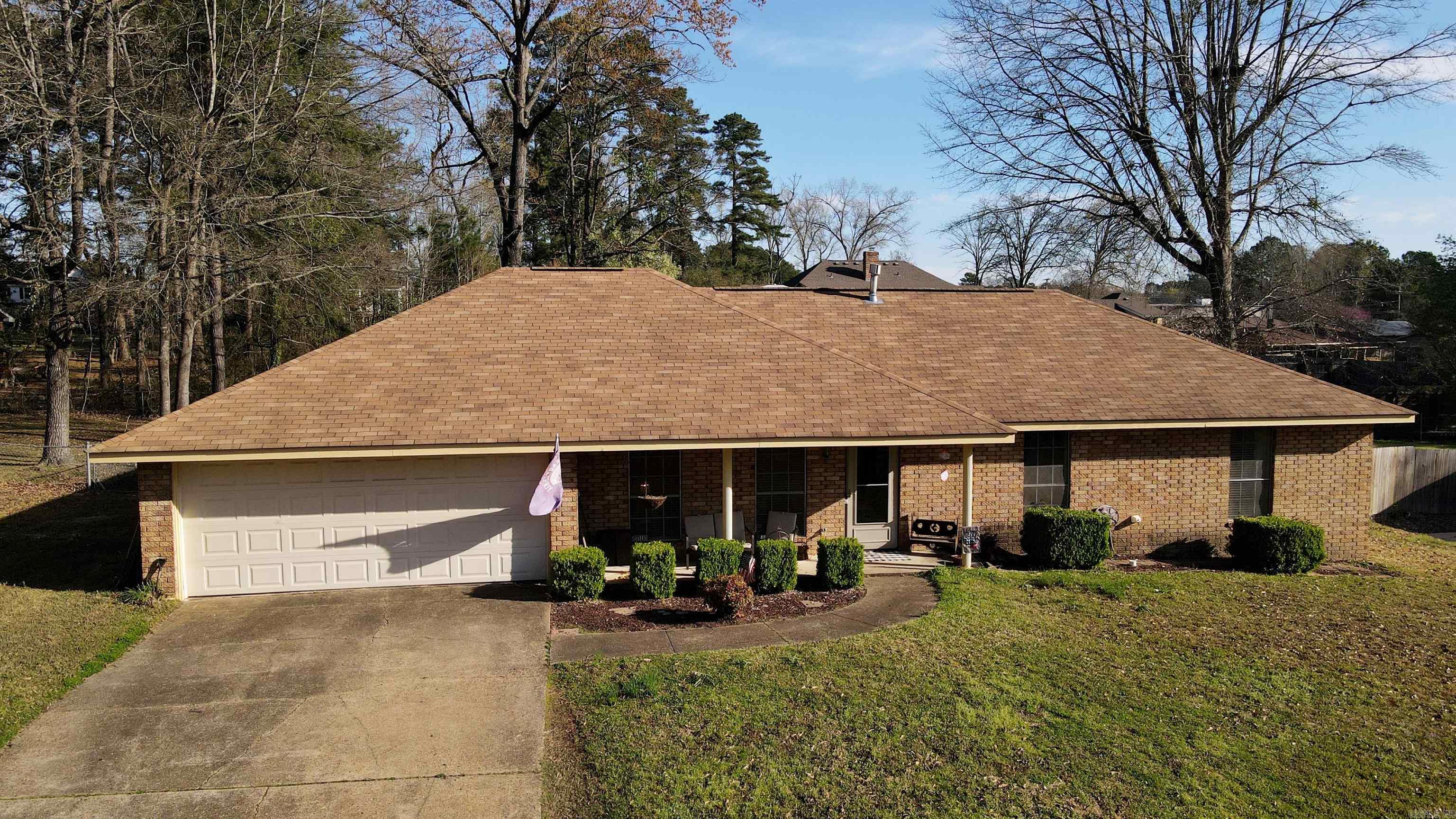 2710 Lynwood Drive