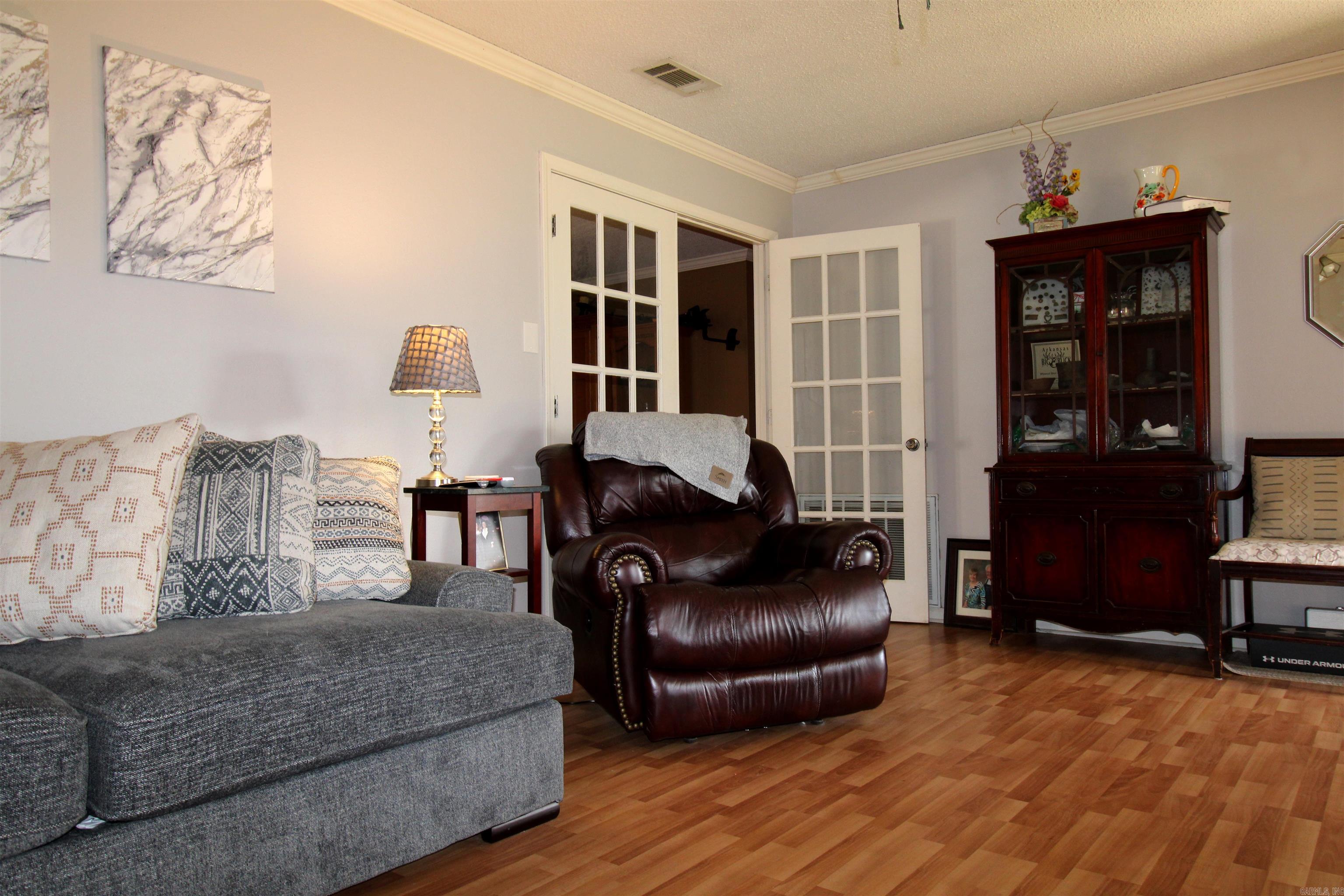 2710 Lynwood Drive
