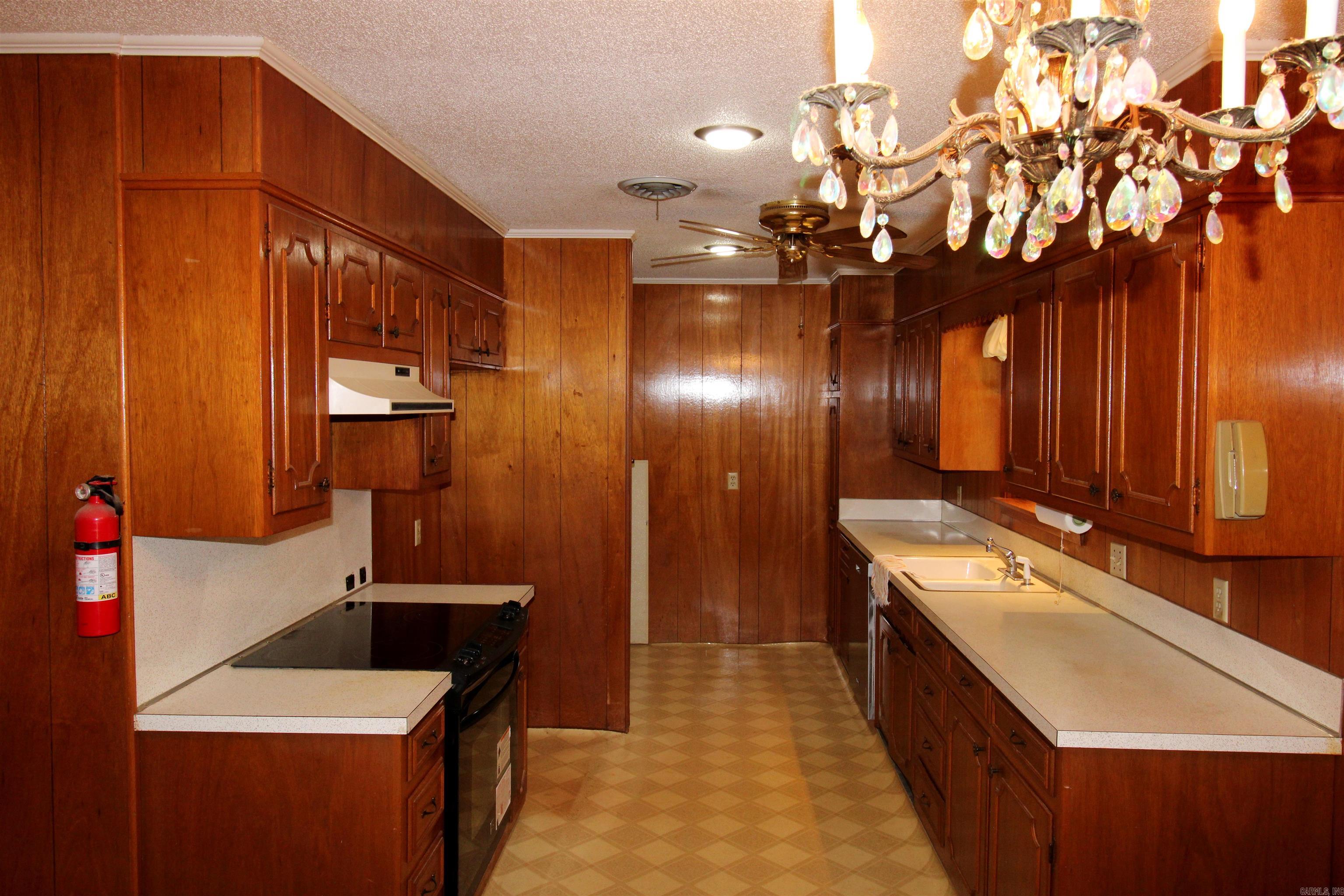 2208 Golden Street