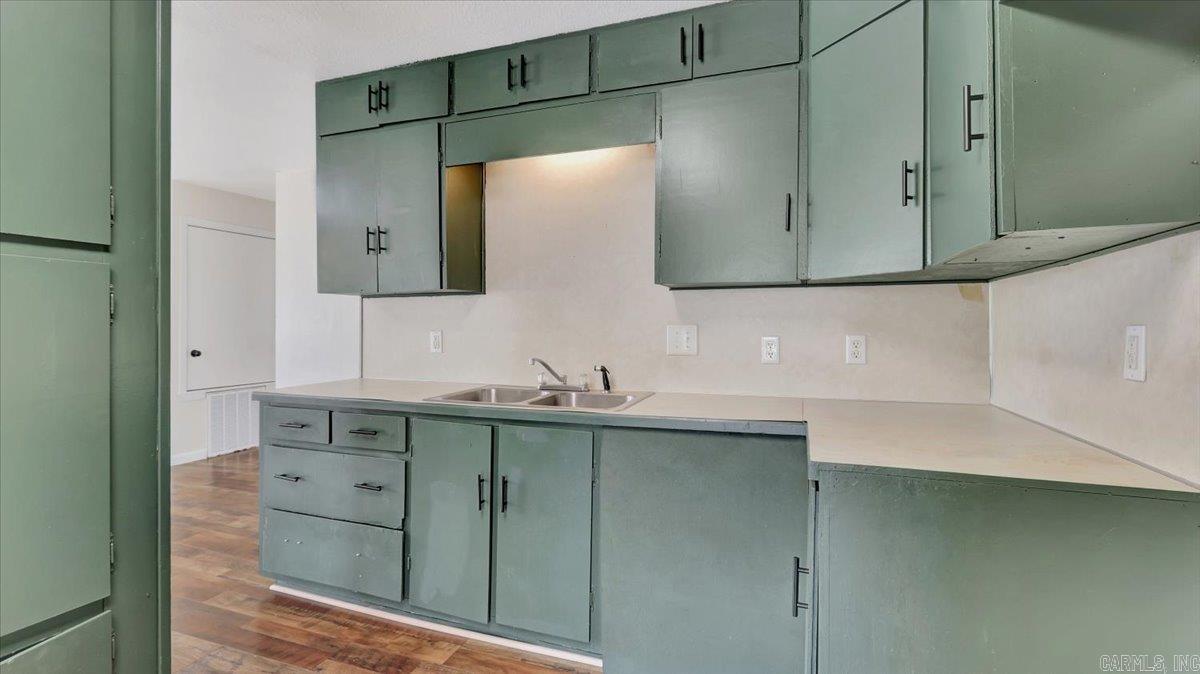 802 E Maple