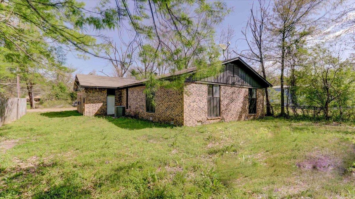 802 E Maple