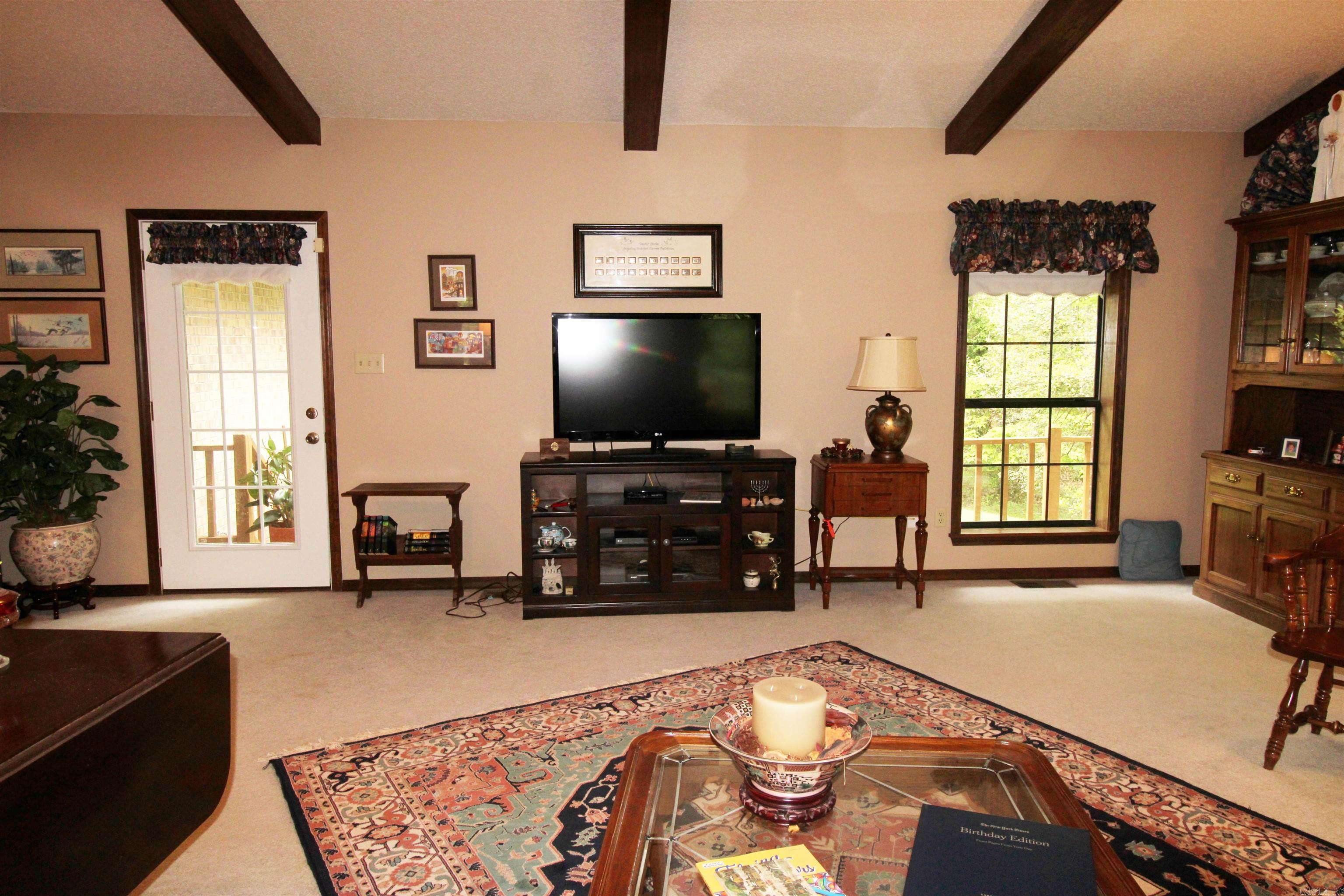 10 Lexington Circle